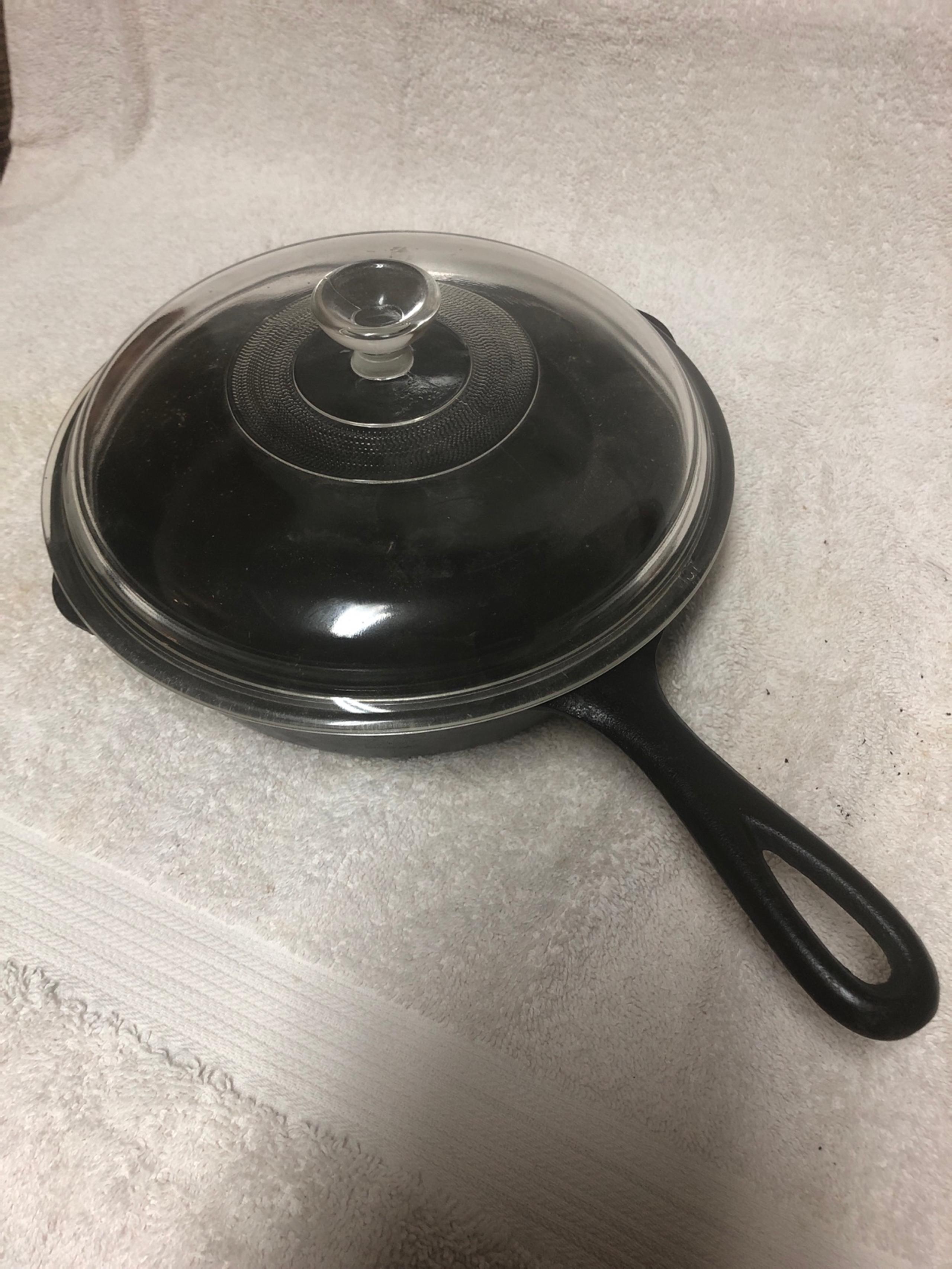 Vintage Lodge #5E1 cast iron 3 notch 8” Skillet w/glass lid.