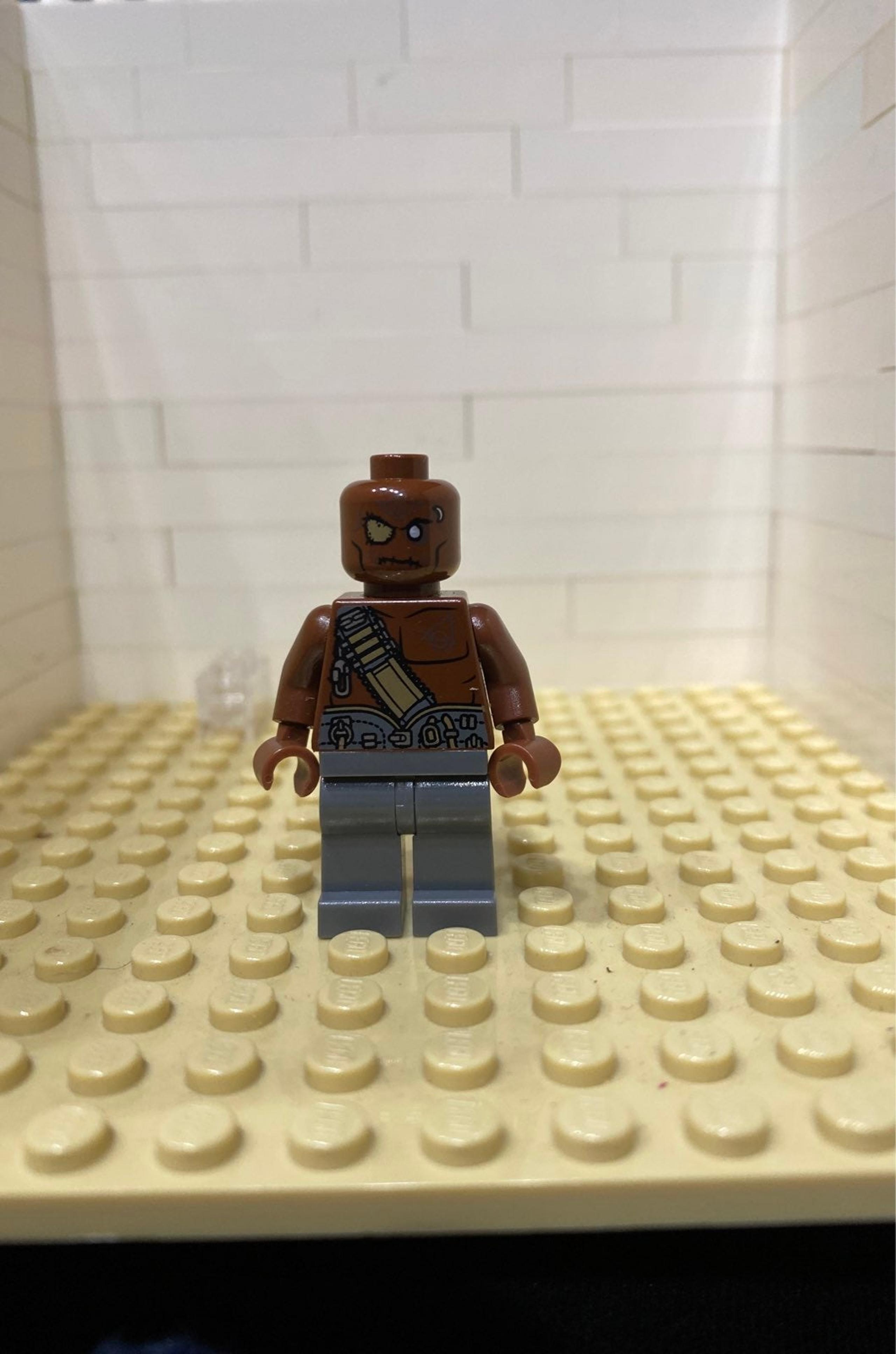 Lego pirates of the Caribbean minifigure: gunner zombie