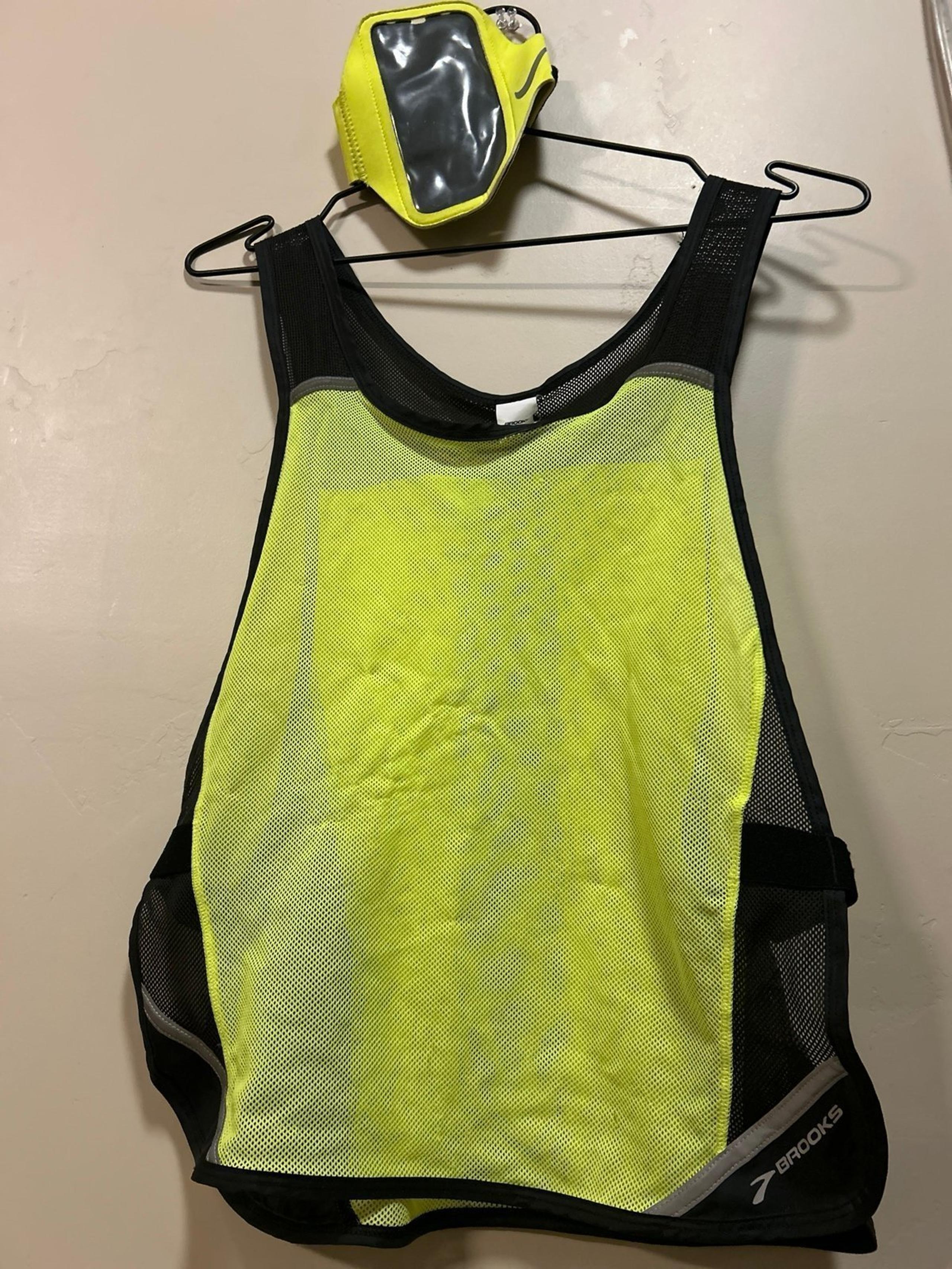 Brooks l/xl reflective running vest neon yellow w/ Nike armband for phone