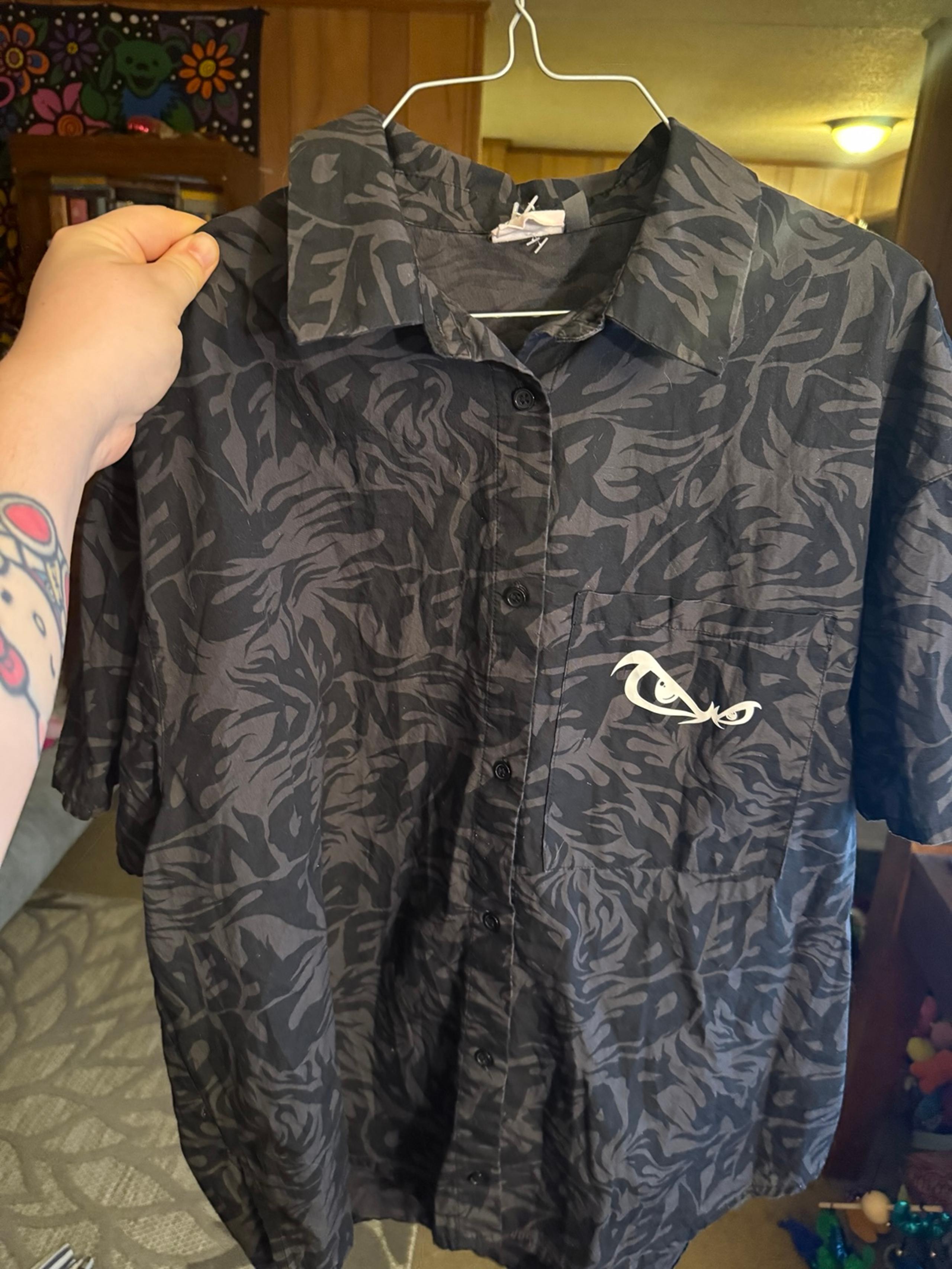 NO FEAR H&M Retro All Over Print Evil Eyes BUTTON UP SHIRT Sz Mens XL black