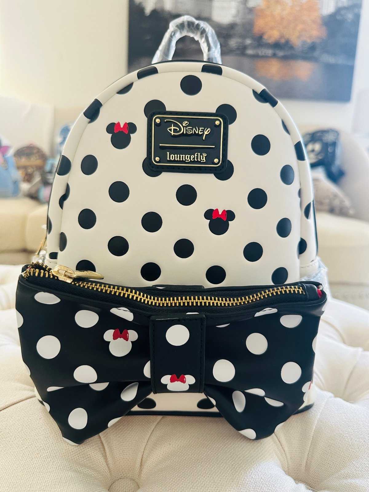 Loungefly Minnie Mouse white polka dots removal front pocket backpack