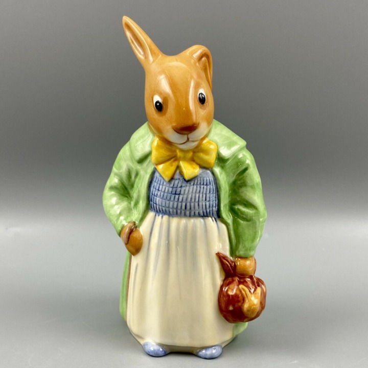 Farmer Bunnykins Figurine DB471 207/500 Royal Doulton 2009 England COA 75th Ann