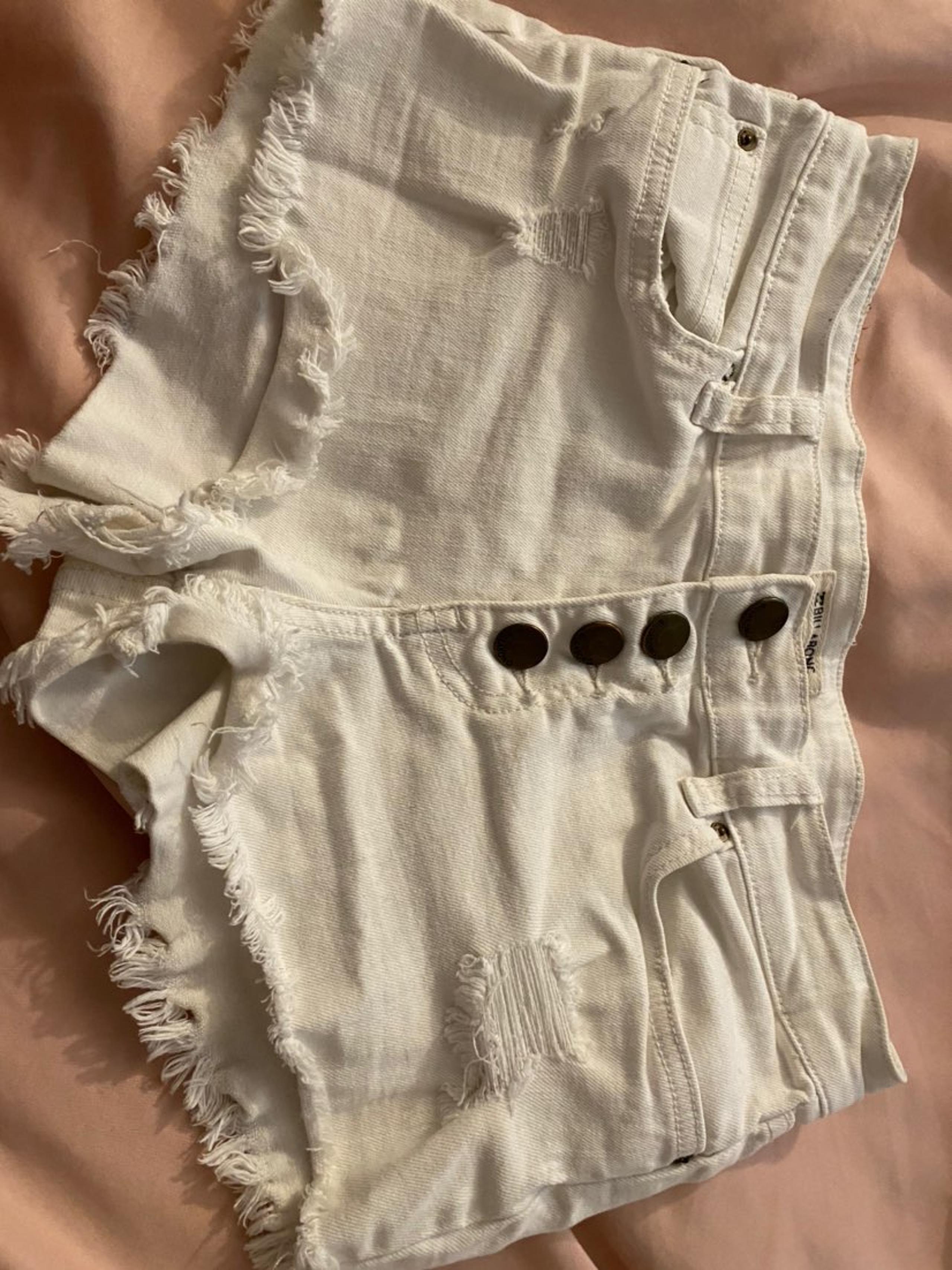 White billabong denim shorts