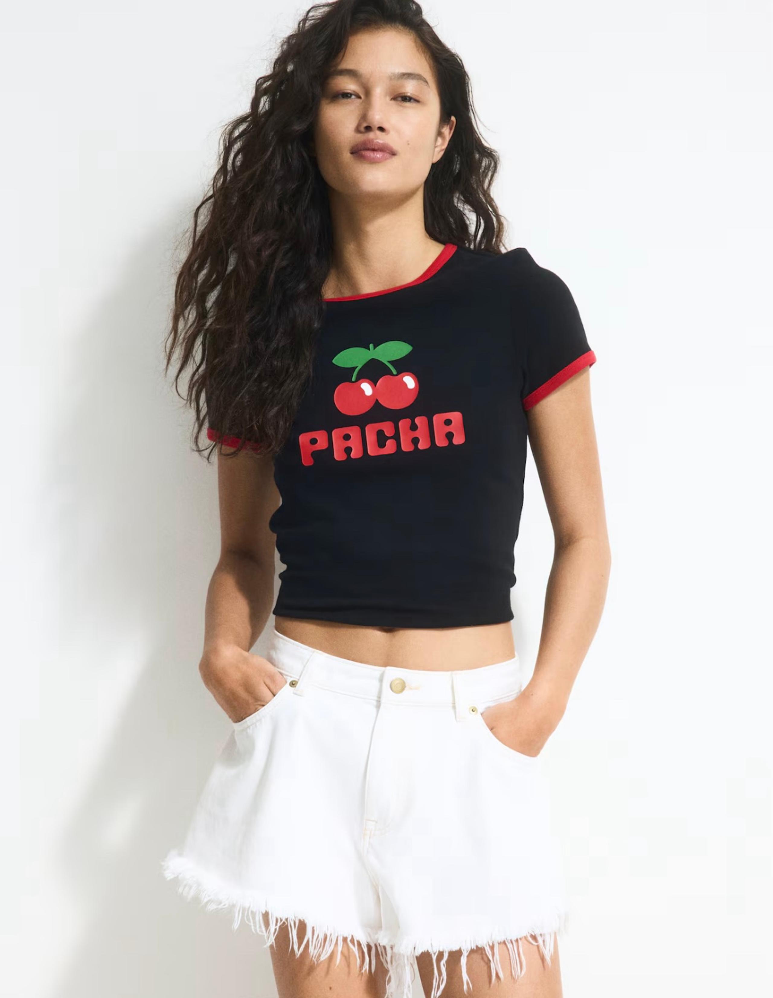 H&M Women’s Printed T-Shirt Pacha Size Small Brand New