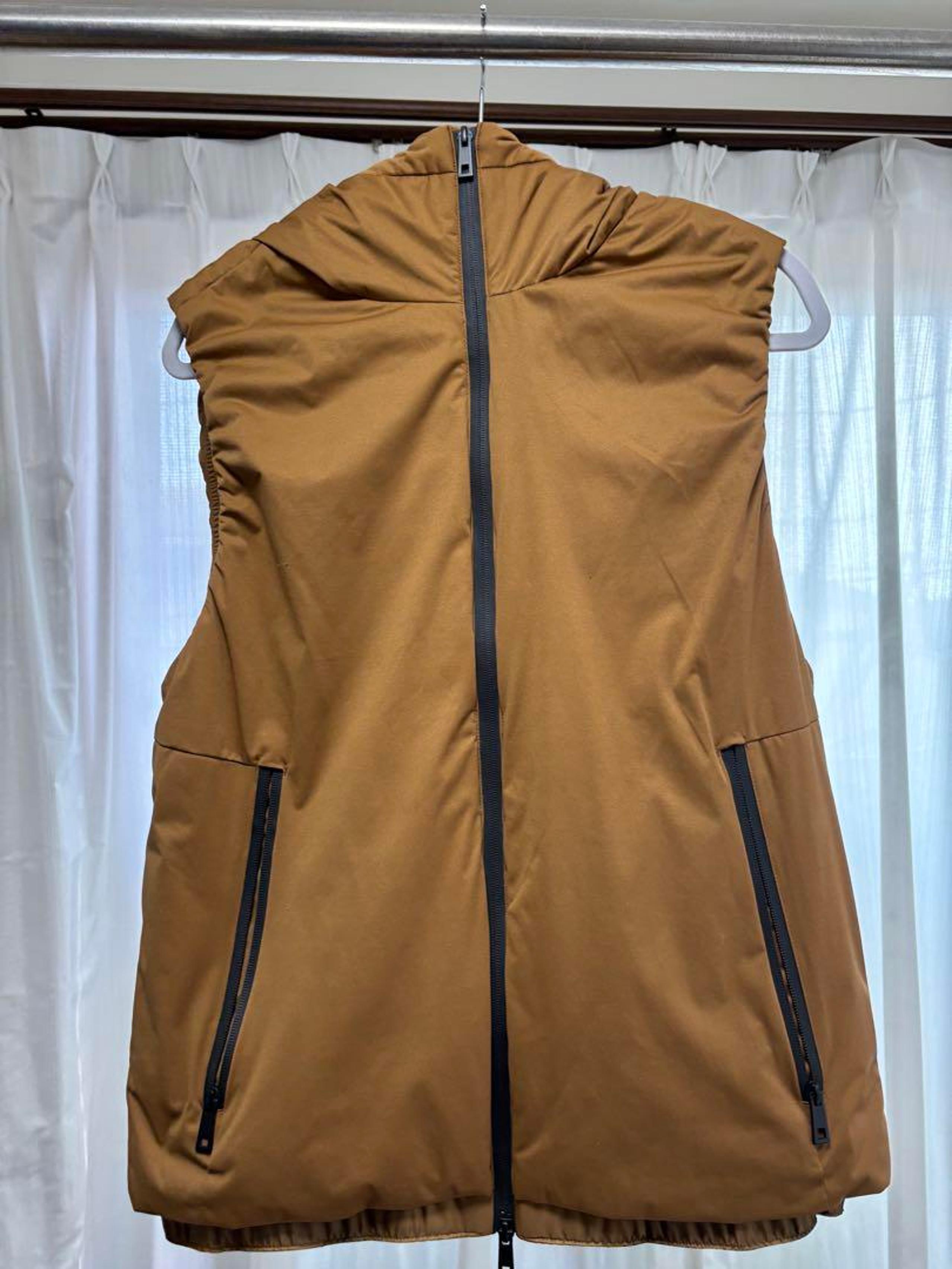 JORDAN Hooded Brown Down Vest