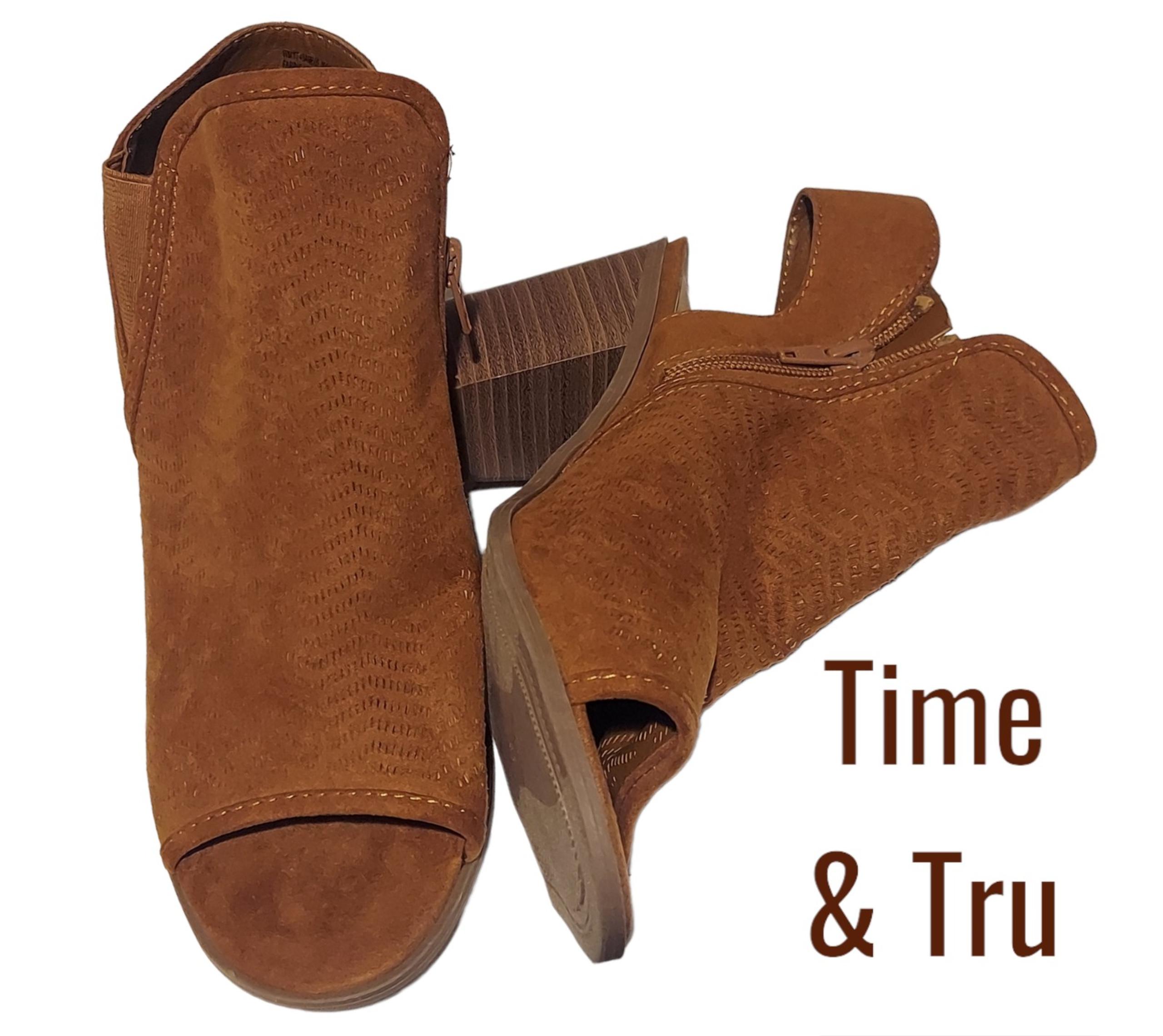 Time and Tru heels Brown suede womens size 8.5