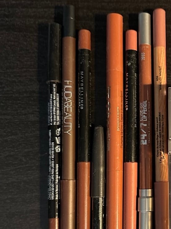 Lip liner bundle