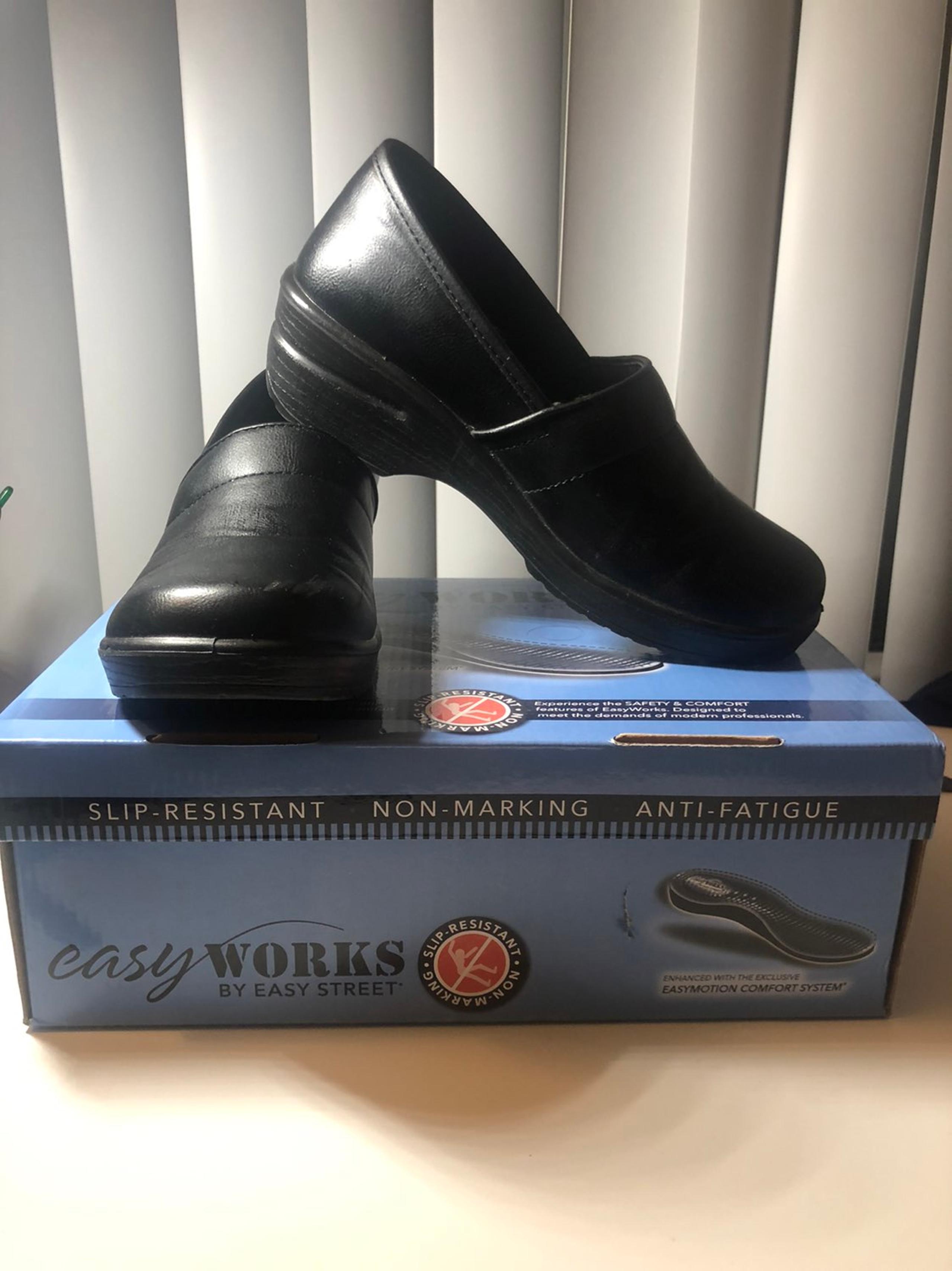 Nursing shoes