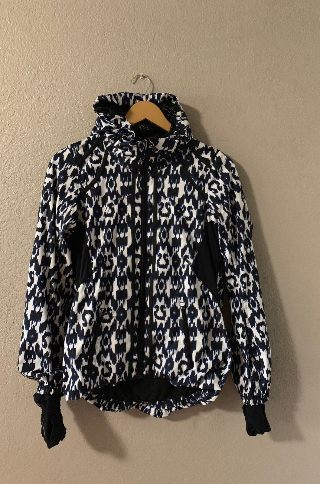 lululemon jacket