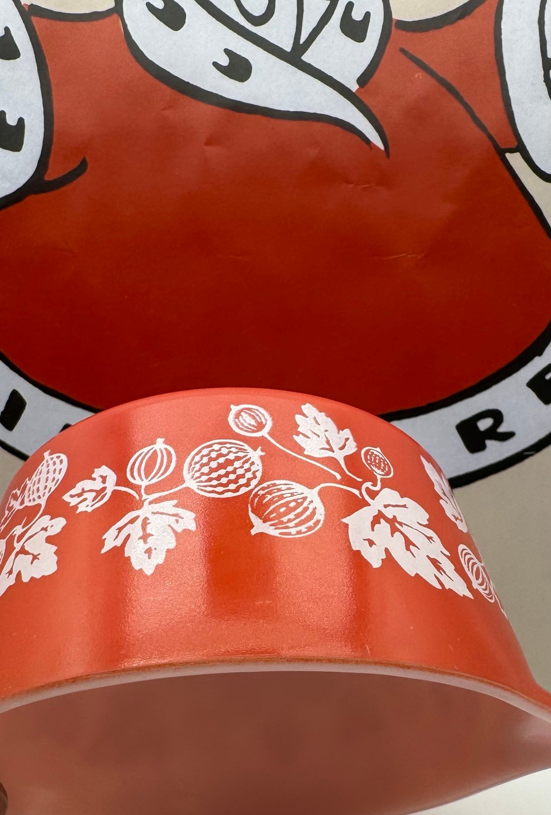 Vintage JAJ Pyrex Red Coral Gooseberry 1.75 Pint Junior Space Saver W/Orig. Lid