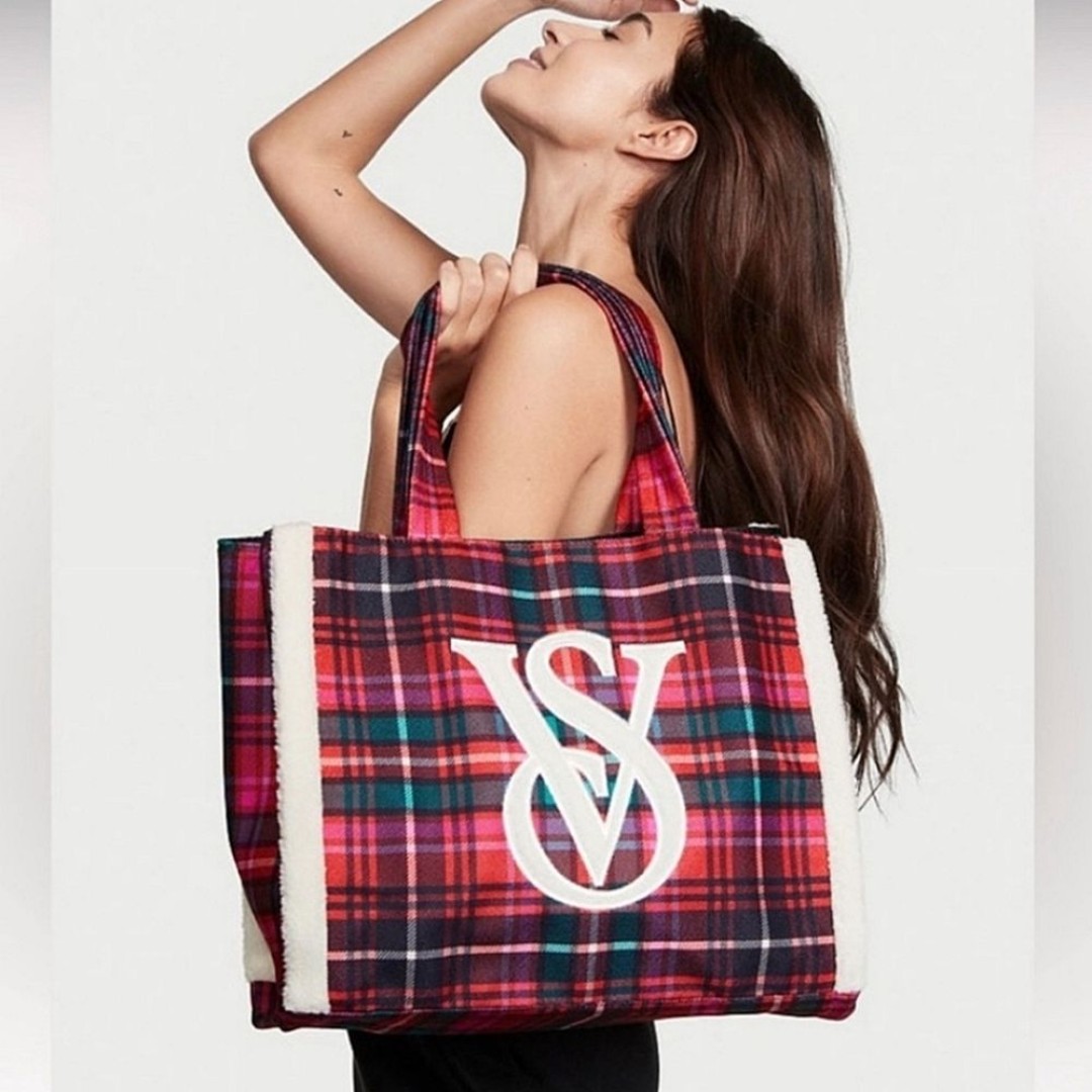 Victoria’s Secret Christmas Winter plaid red tote NWOT