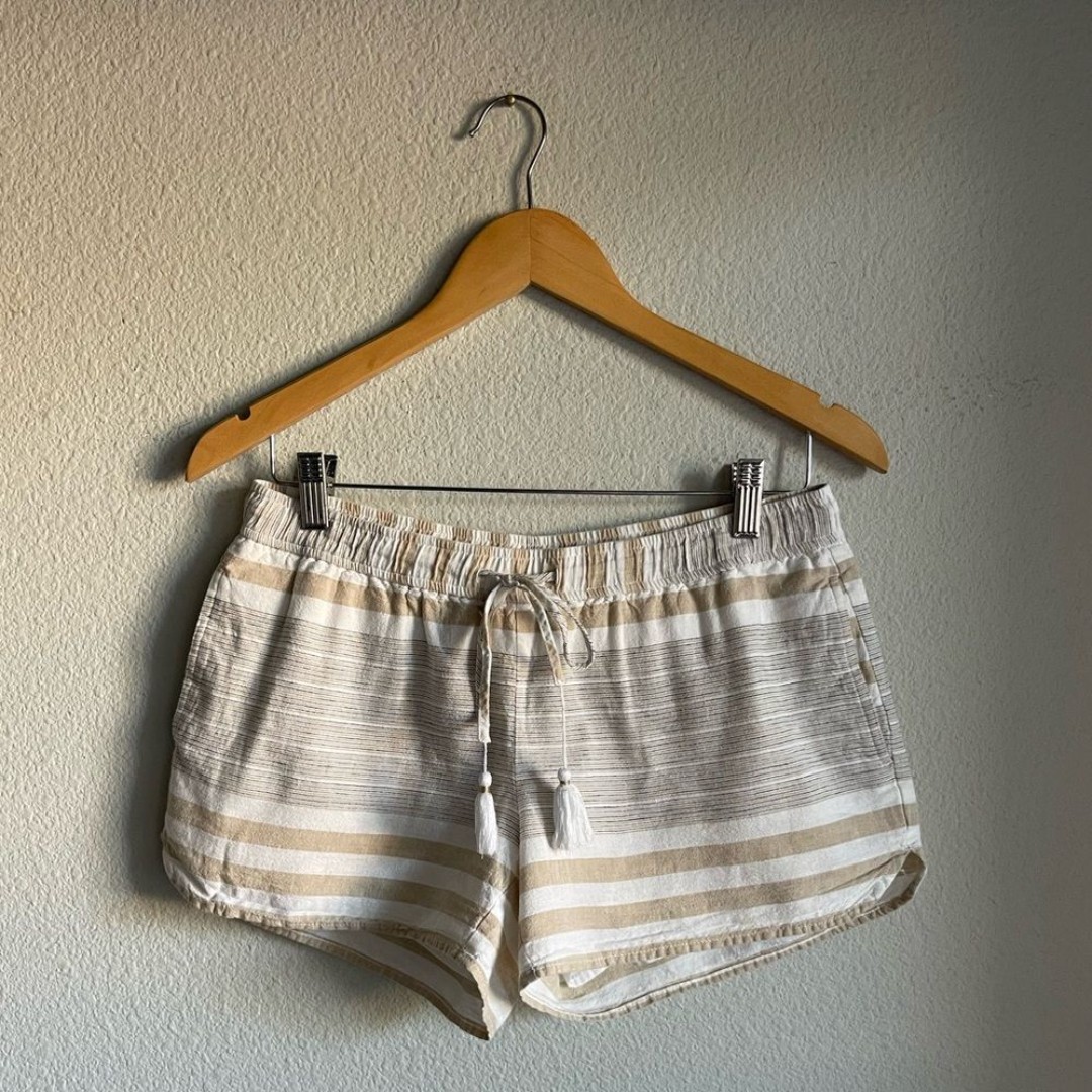 Vineyard Vines Linen Blend Pull On Striped Shorts in White/Tan/ Black