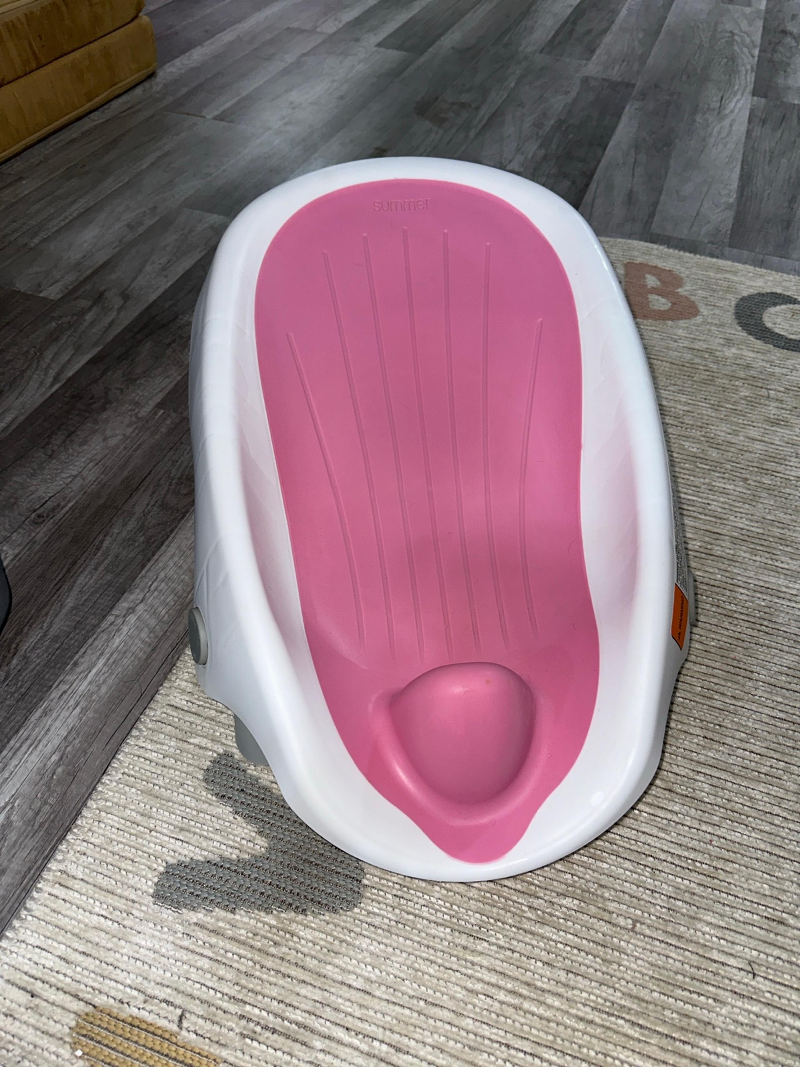 Baby bath tub seat