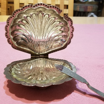 Vintage Clamshell Butter Dish/Cheese & Condiment Server