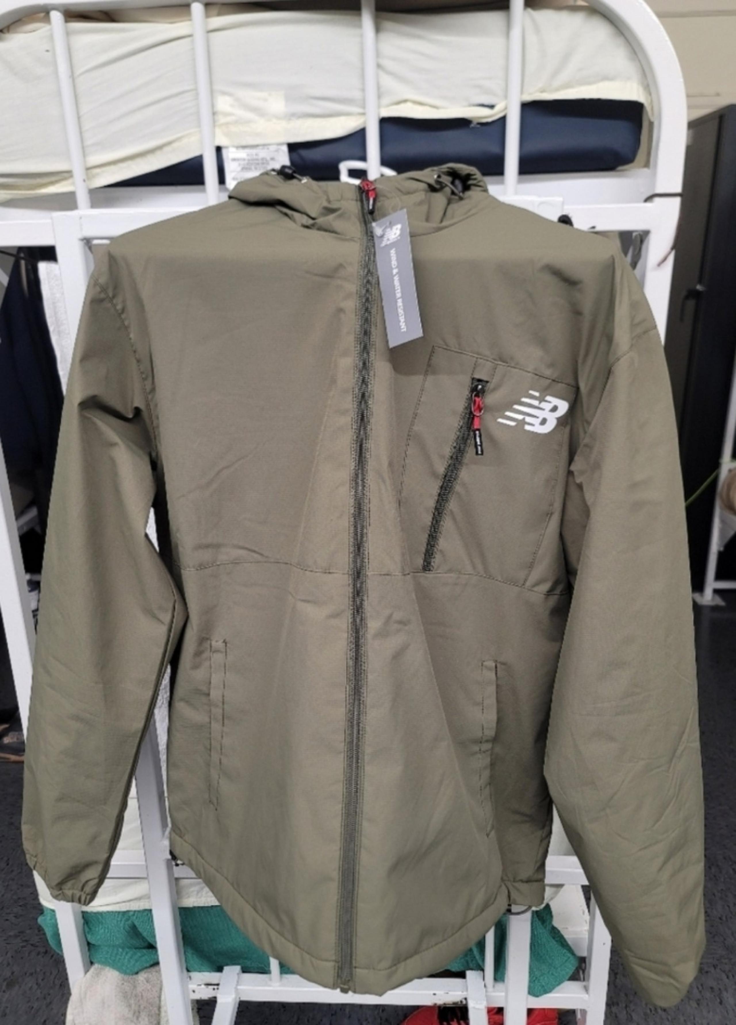 NWT New Balance Wind and Water resistant Windbreaker performance jacket green SM