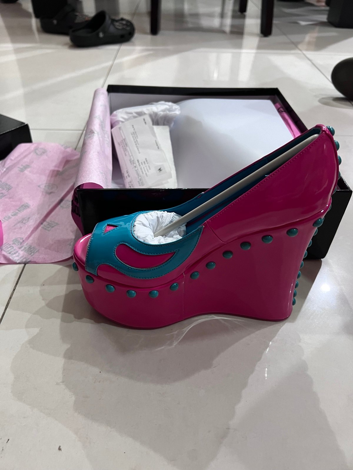 Monster High YRU Shoes - UNDEAD SKELITA - HOT PINK/TEAL - size 7