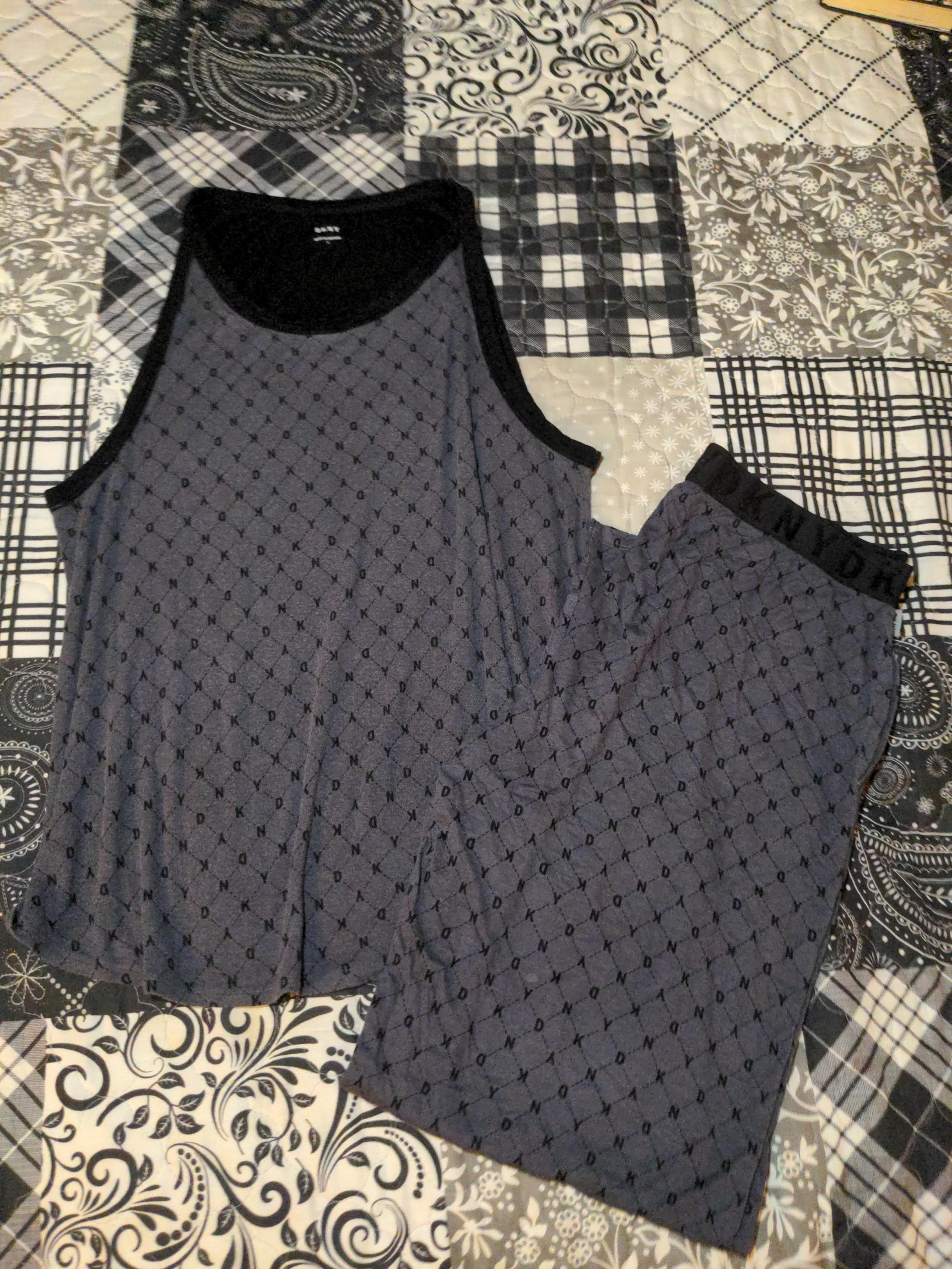DKNY women's pajama set size large