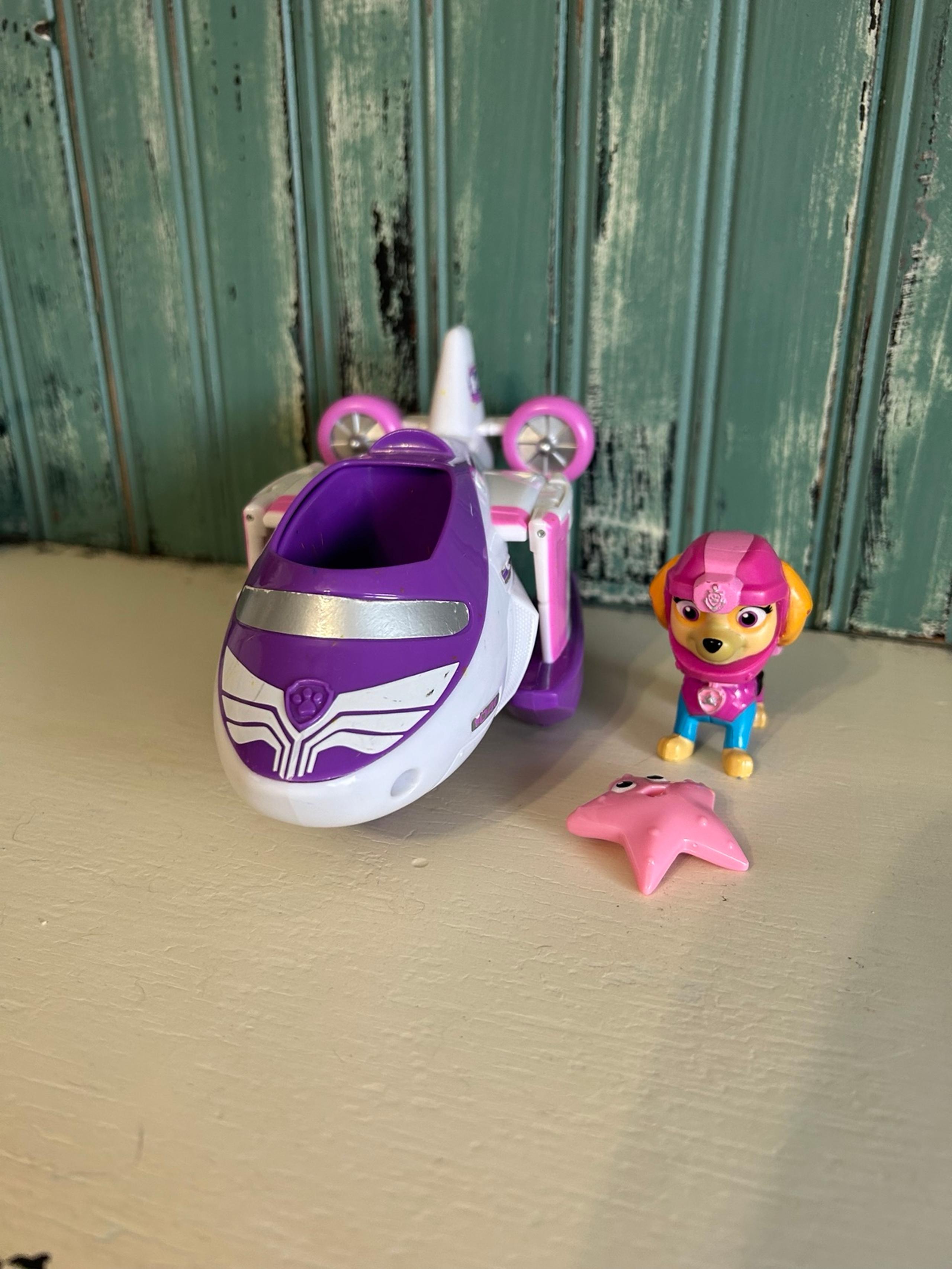 Paw Patrol Sea Patrol – Skye’s Transforming Sea Patrol Vehicle with sea friend