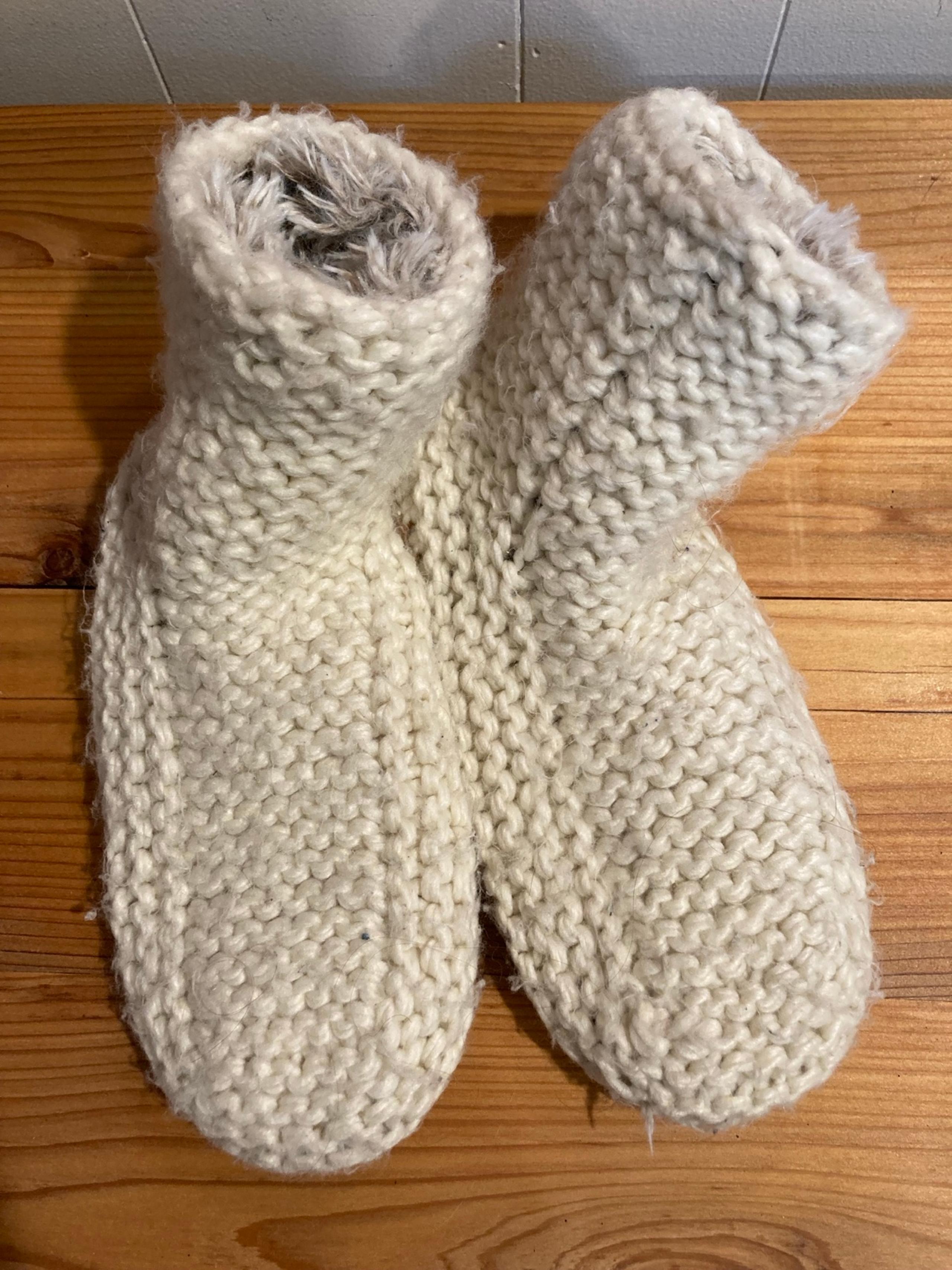 Anthropologie Lemon Oatmeal Knit Slippers Size M/L Shoe Size 8/10