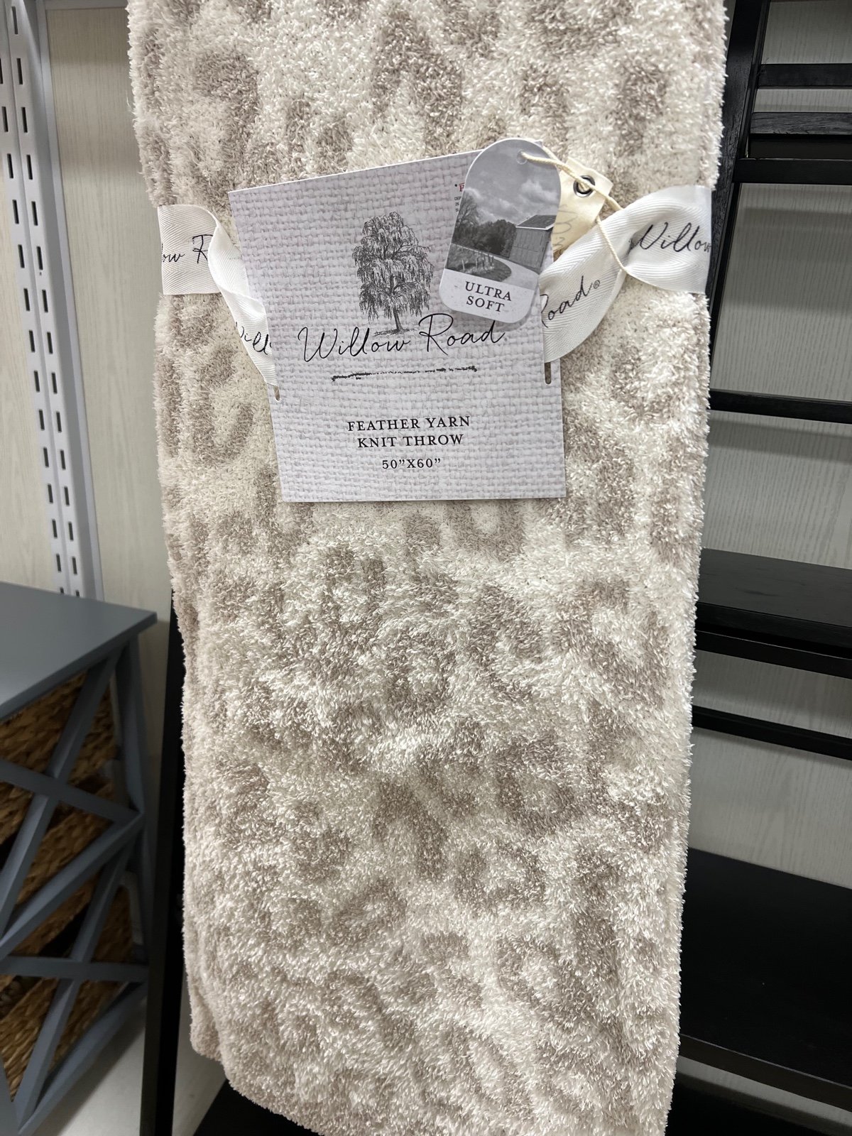 Tan barefoot dreams dupe blanket