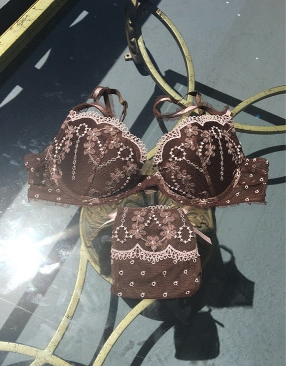 French Chantelle Lingerie Set 34B/XS