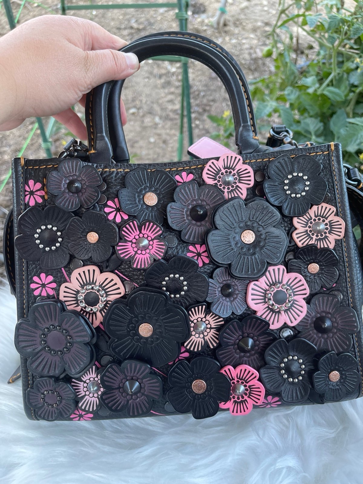 COACH 1941 BLACK/PINK TEA ROSE Applique ROGUE 25 87065 EUC
