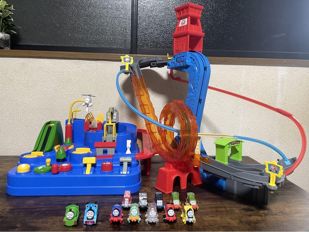 Mini Mini Thomas Set + Thomas Adventure Land