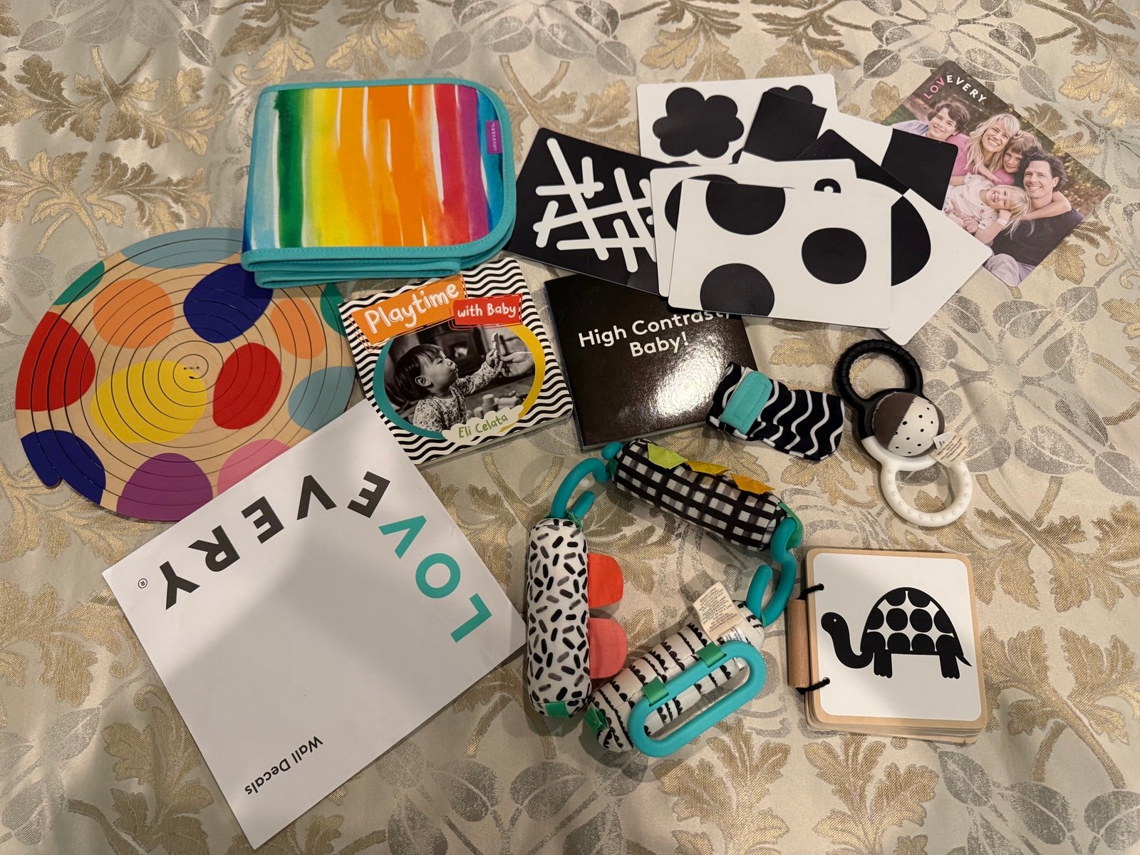 Lovevery 0-2 month set with books