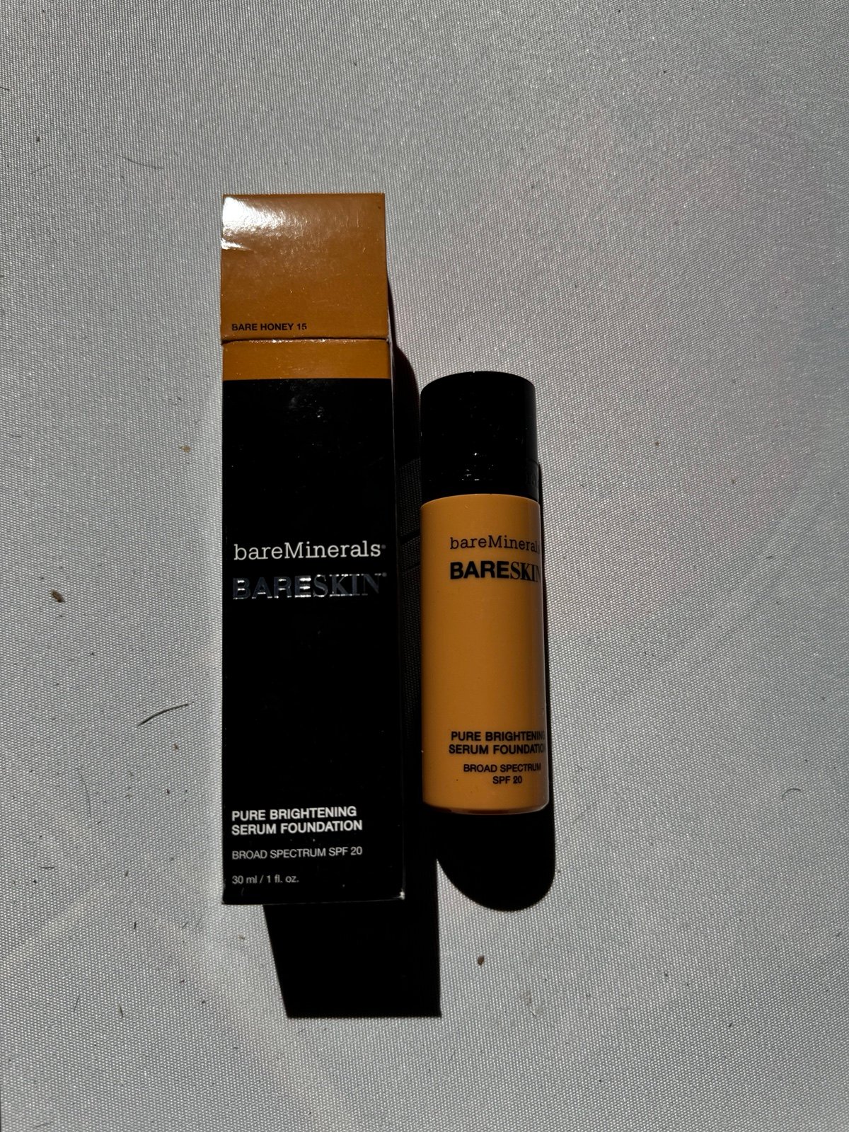 Bre minerals bare honey 15 bare skin serum Foundation