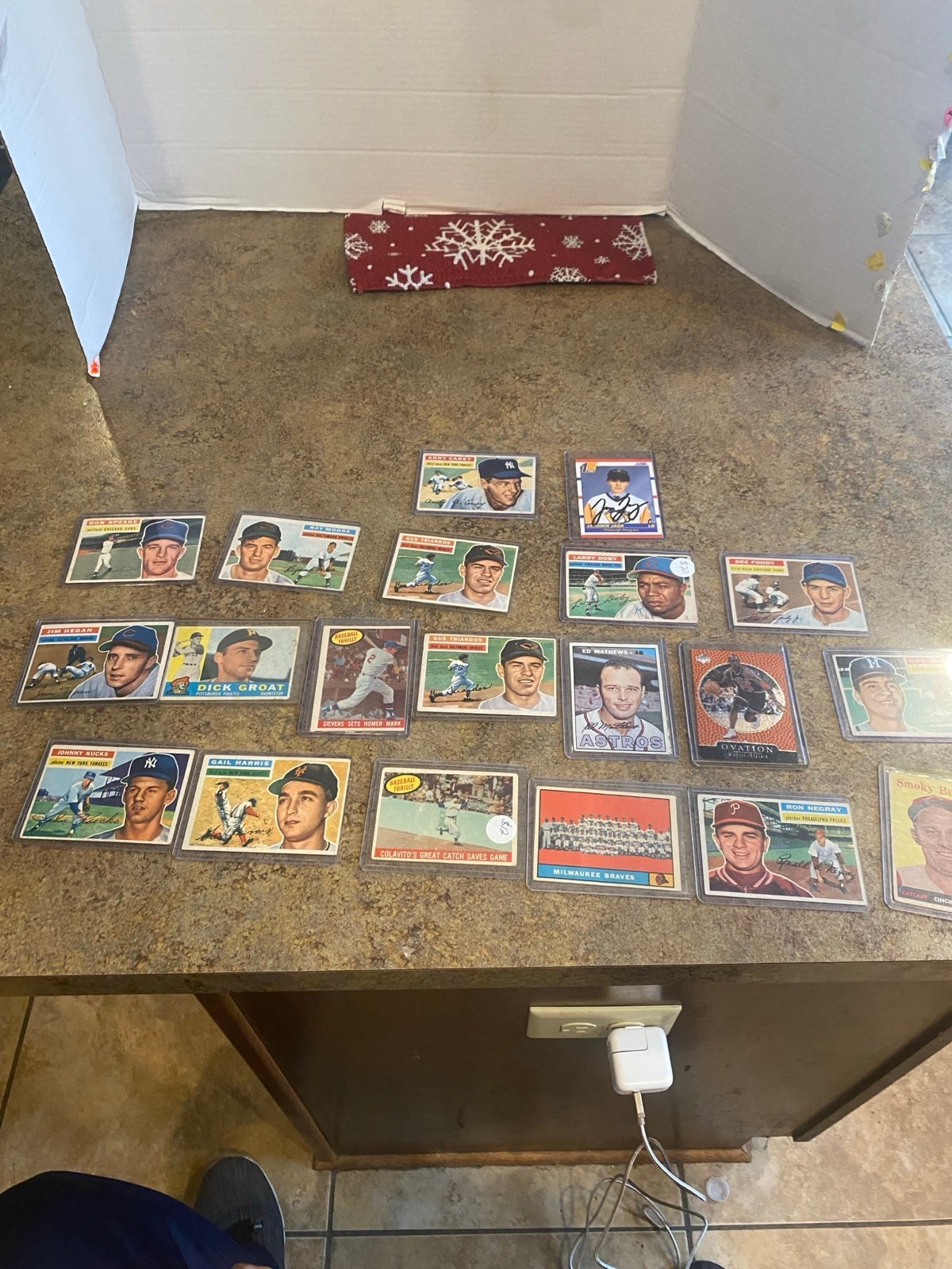Vintage 1950s Baseball Cards With a Jordan and Autigraphed Jaromir Jagr Card