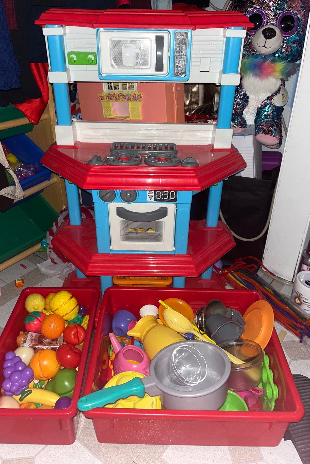 Toy kitchen,foods and more!