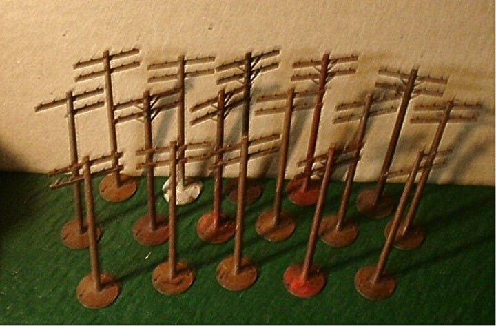 Plasticville - Lot of 25  #TP-5 TELEPHONE POLES - O/S Scale Gauge Train