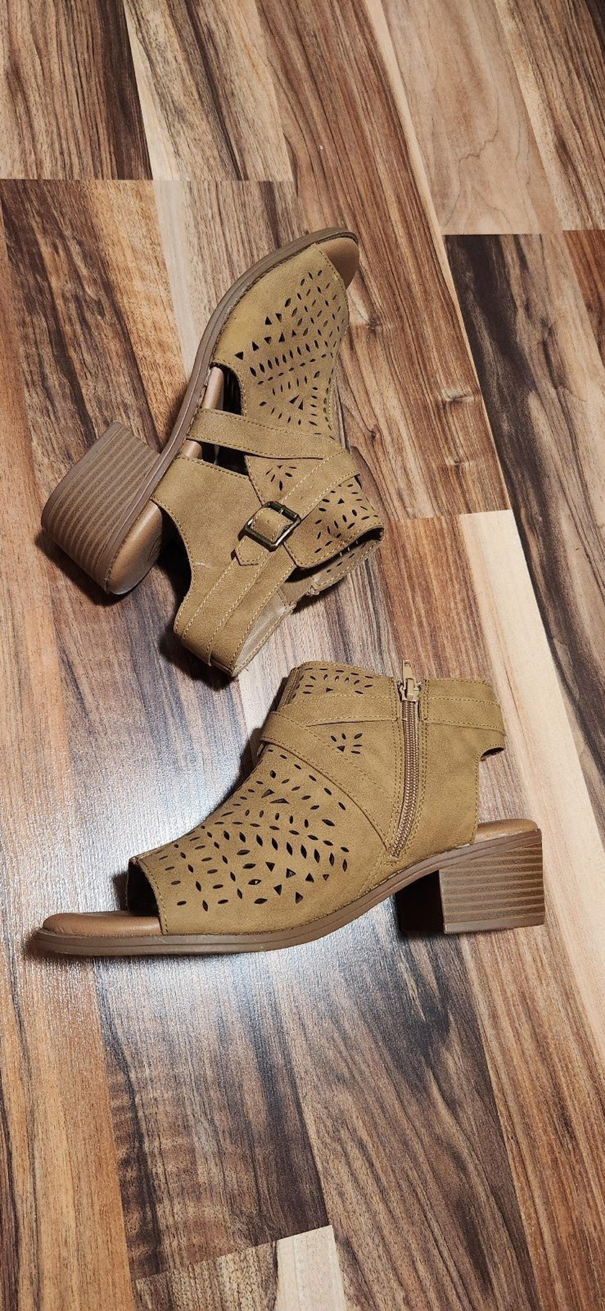 Womens ankle boots size 9