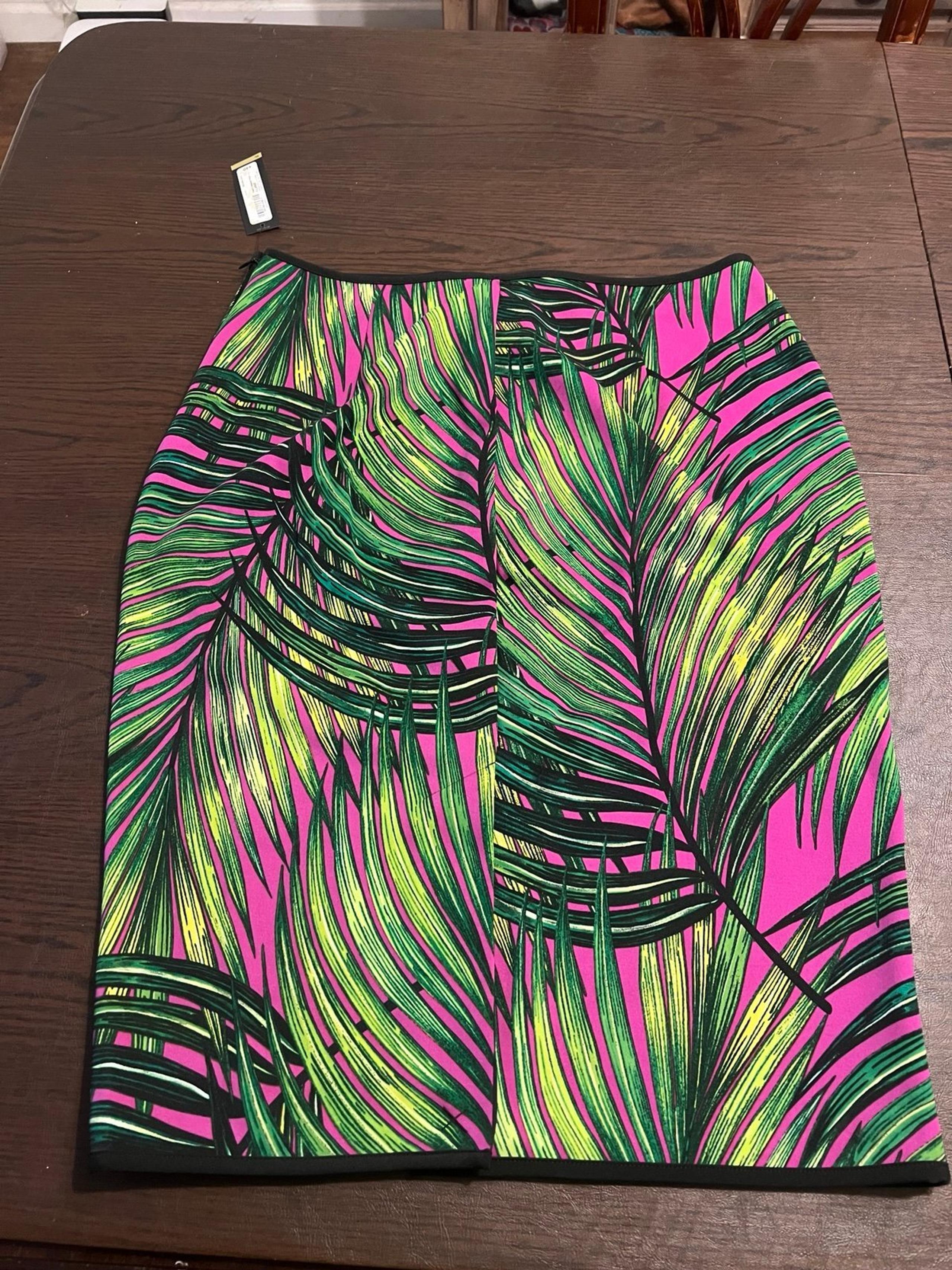 Women's Green Knee Length Straight Pencil Skirt Side Zip. XL. New. - Worthington