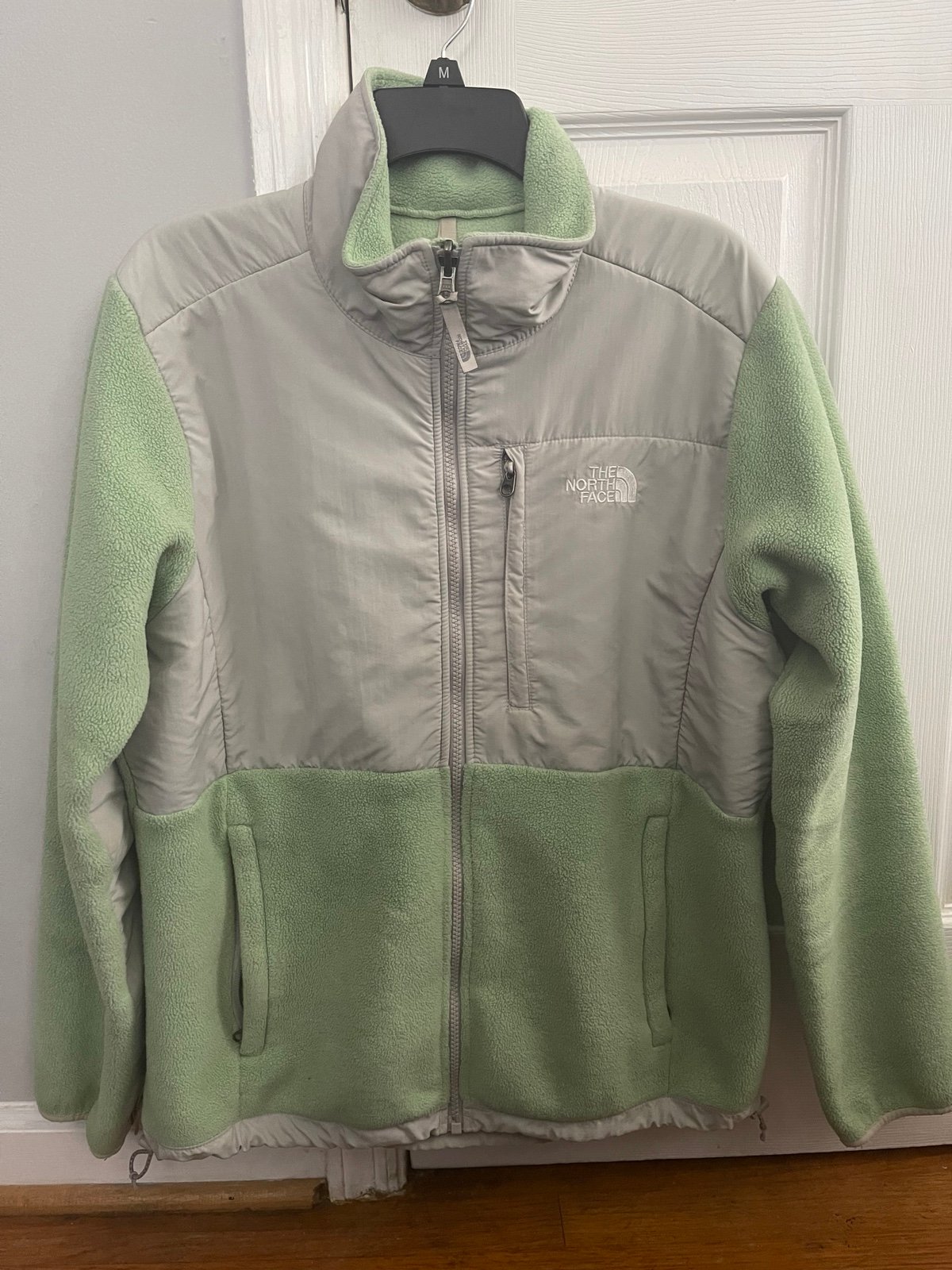 *Authentic* The North Face women’s jacket(Large)