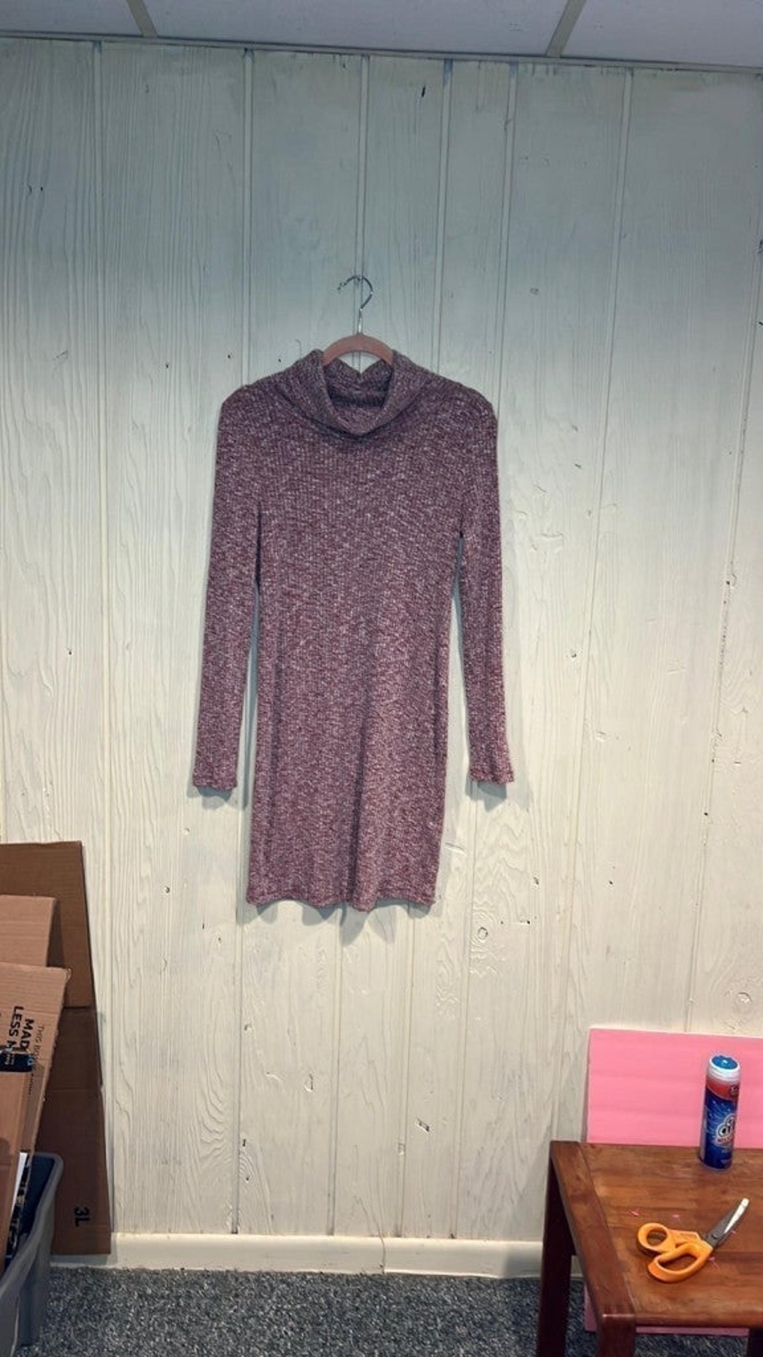 EVERLY RIBBED KNIT TURTLENECK SWEATER DRESS WITH SEMI-OPEN BACK size medium