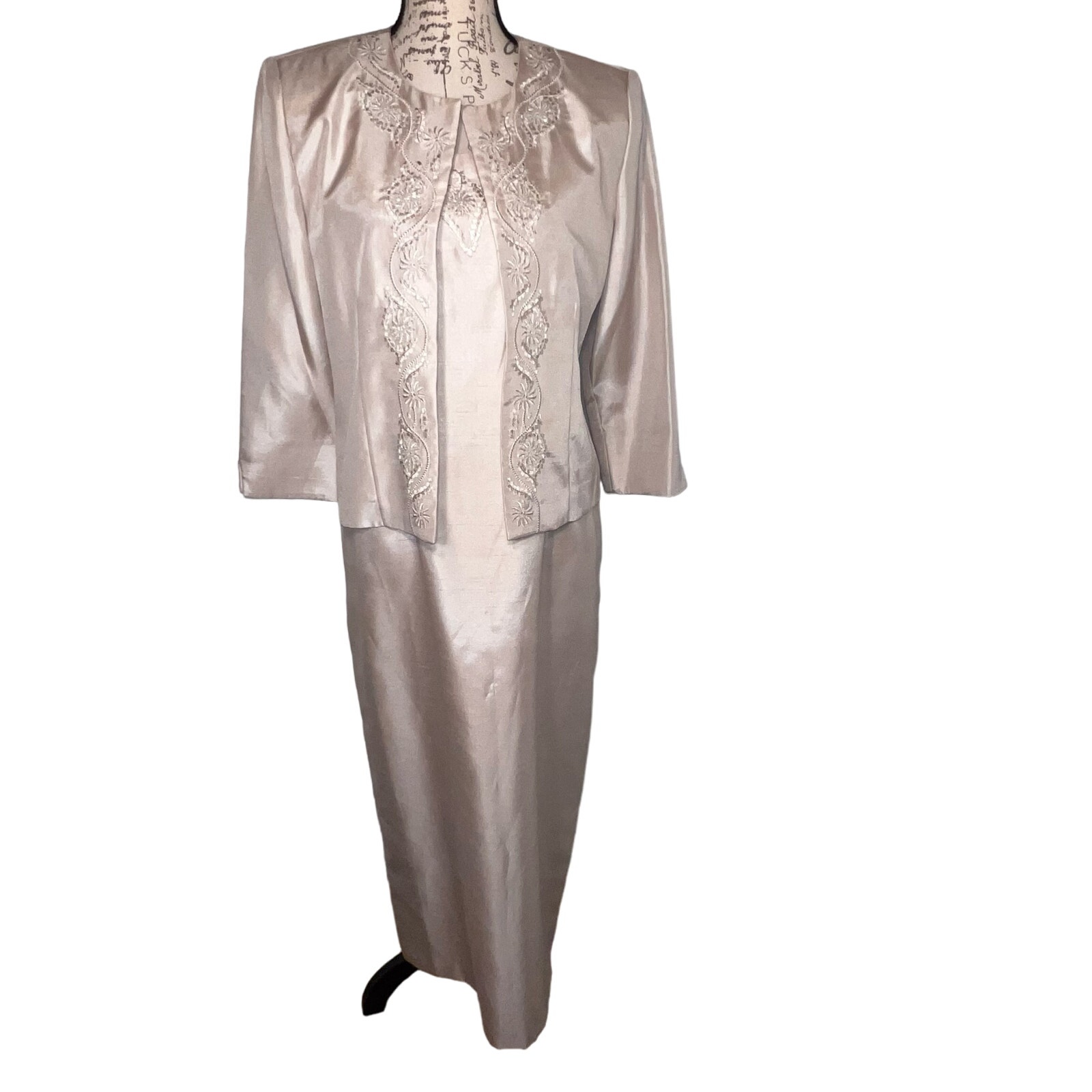 Jessica London, 8, satin champagne embroidered sequence sleeveless dress jacket