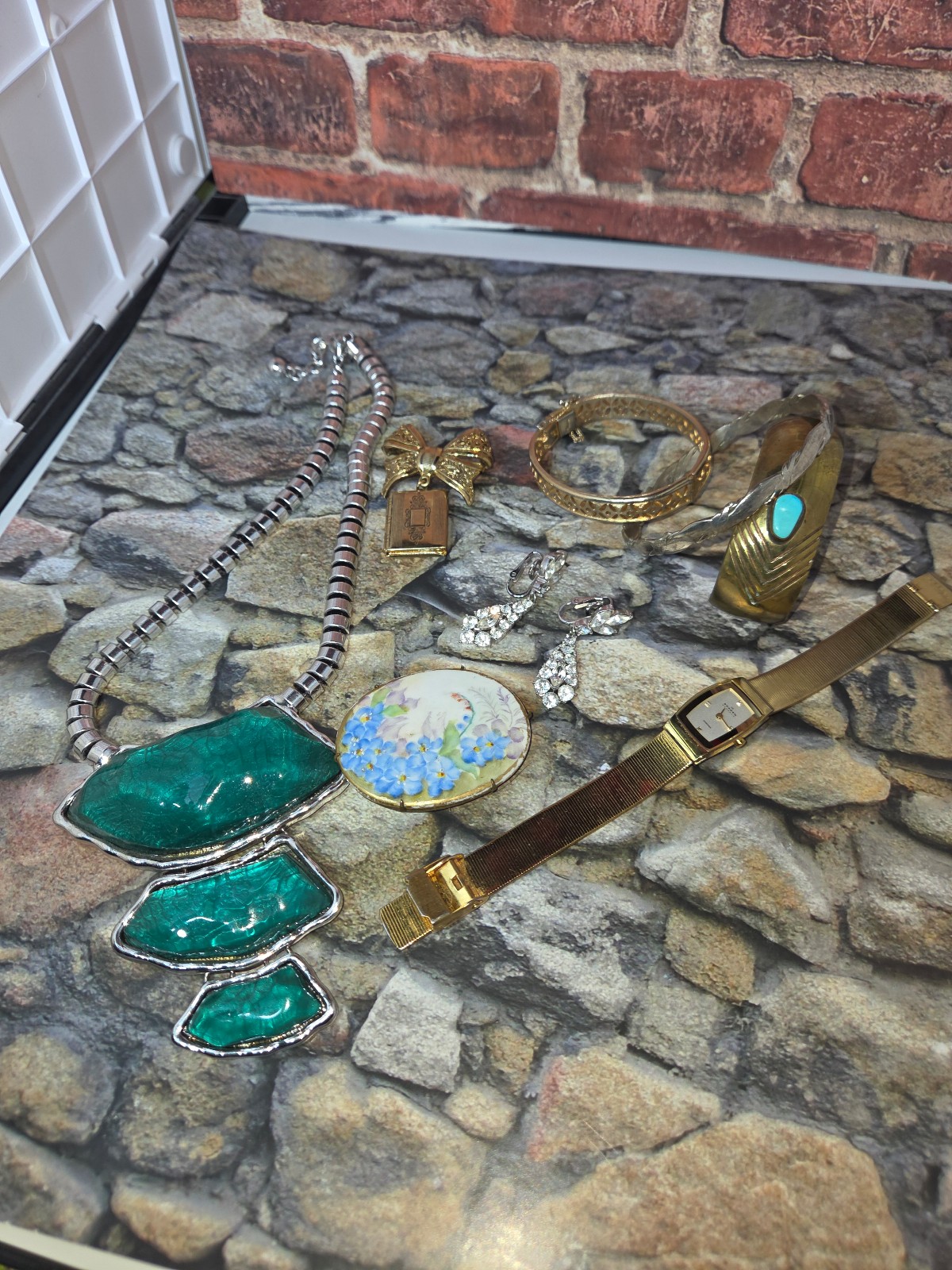 Lot jewerly bracelet earring locket brooch