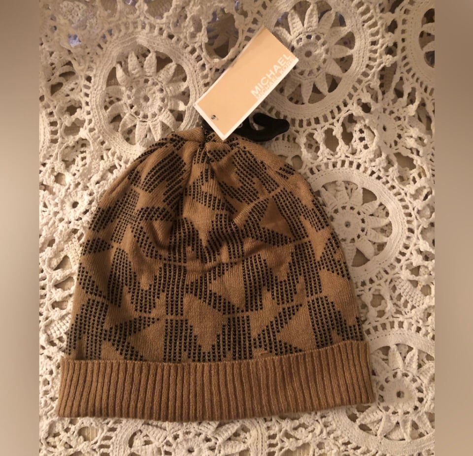 NWT Michael Kors Beani