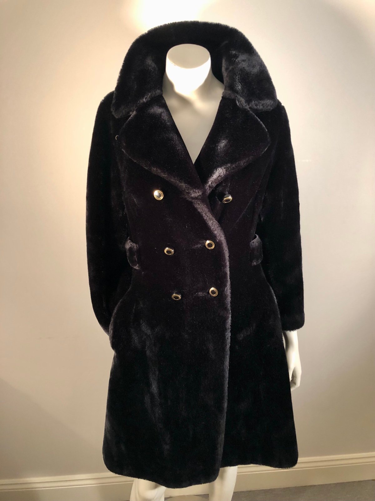 Vintage Marshall Fields Womens black faux fur coat fully lined coat Med Large