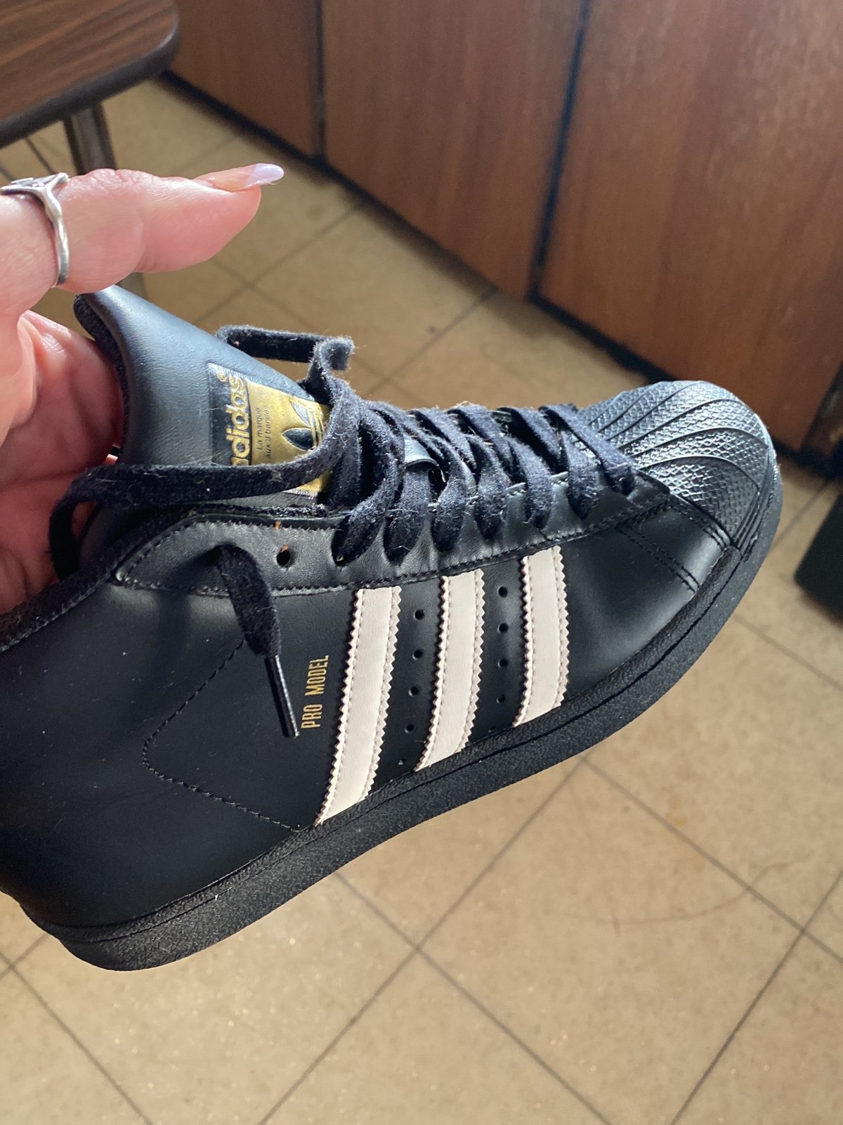 Boys size 5 Good condition. Missing the inner sole