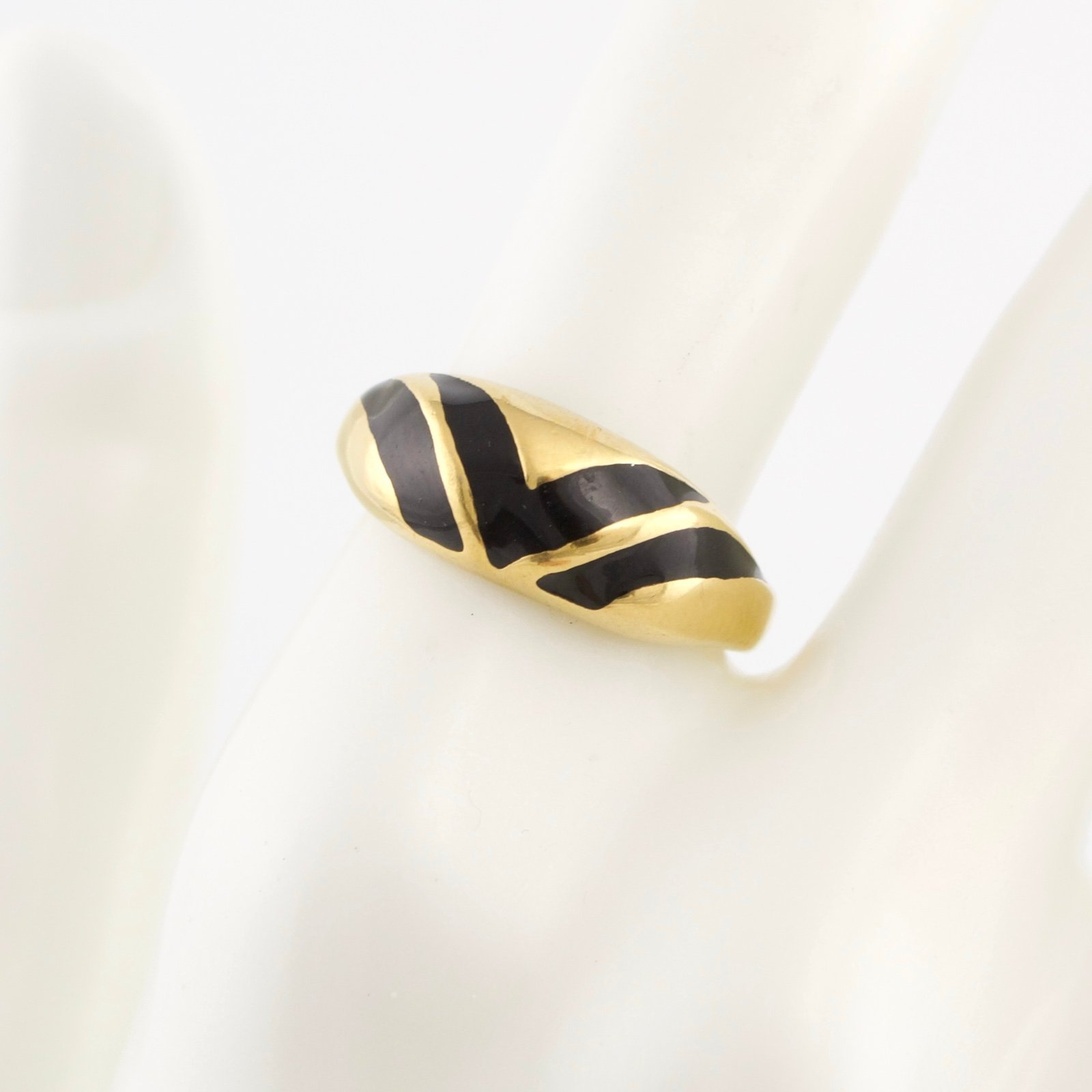 Vintage Avon Black Enamel Chevron Ring Size 8 Gold Plated Dome Band