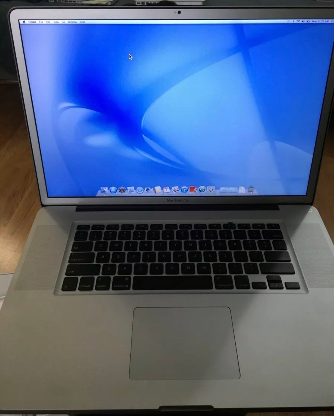 MacBook Pro 17 Laptop