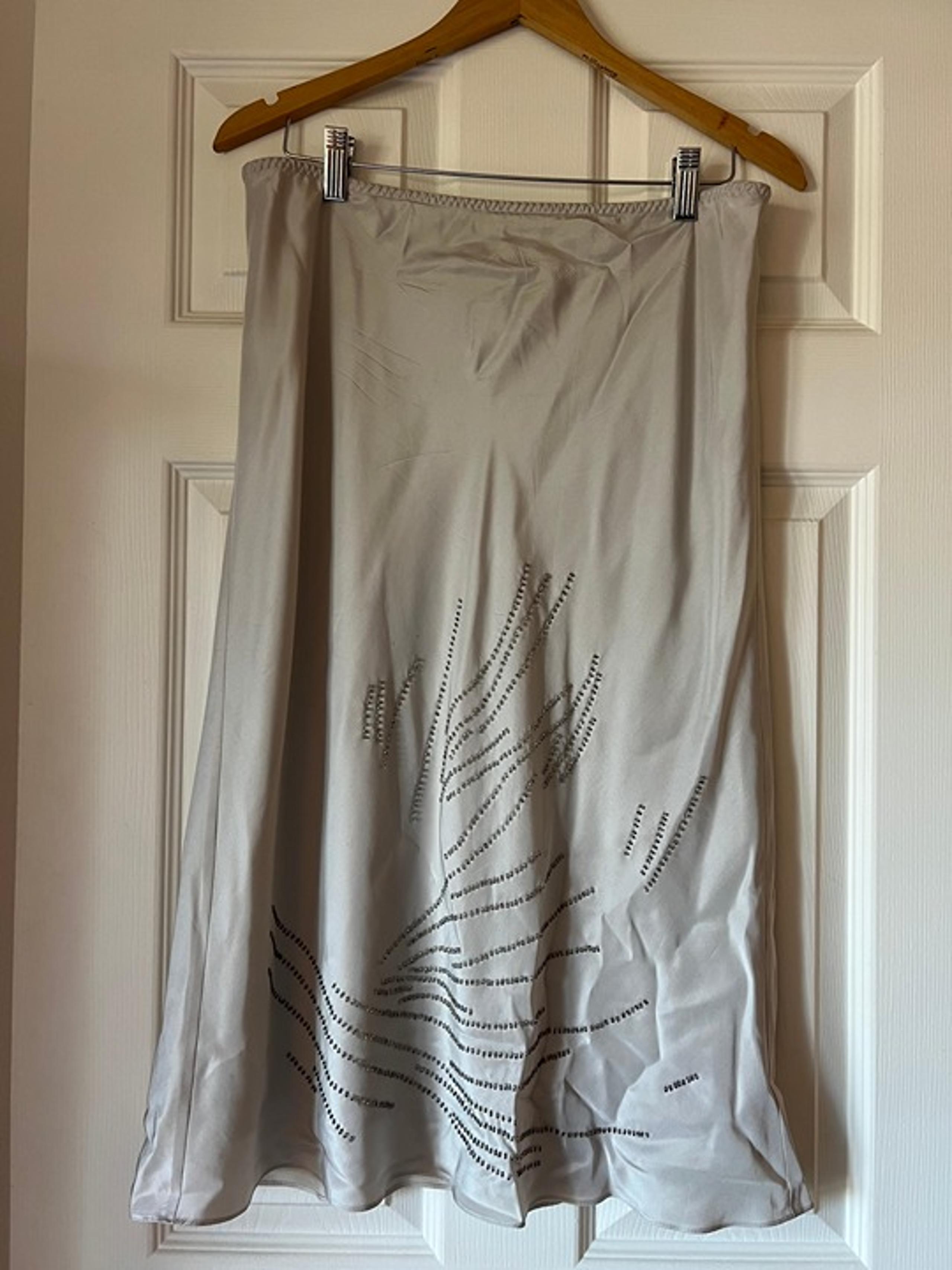 Banana Republic 100% Silk Beaded A-Line Skirt – Size 10