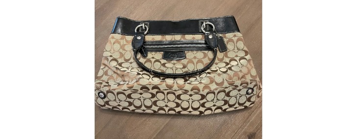 FREE SHIPPING! Coach signature c black patent tan purse - must see!