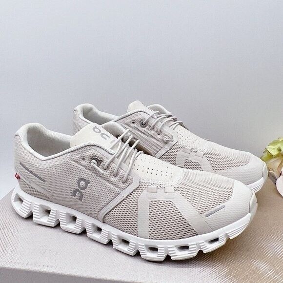 ON Cloud 5 Running Shoes Sneaker Pearl / White Womens Size US 9