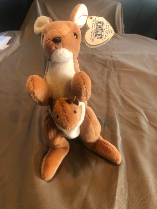 TY Very Rare and Retired POUCH the Kangaroo with Tag Errors -Mint Condition 1997