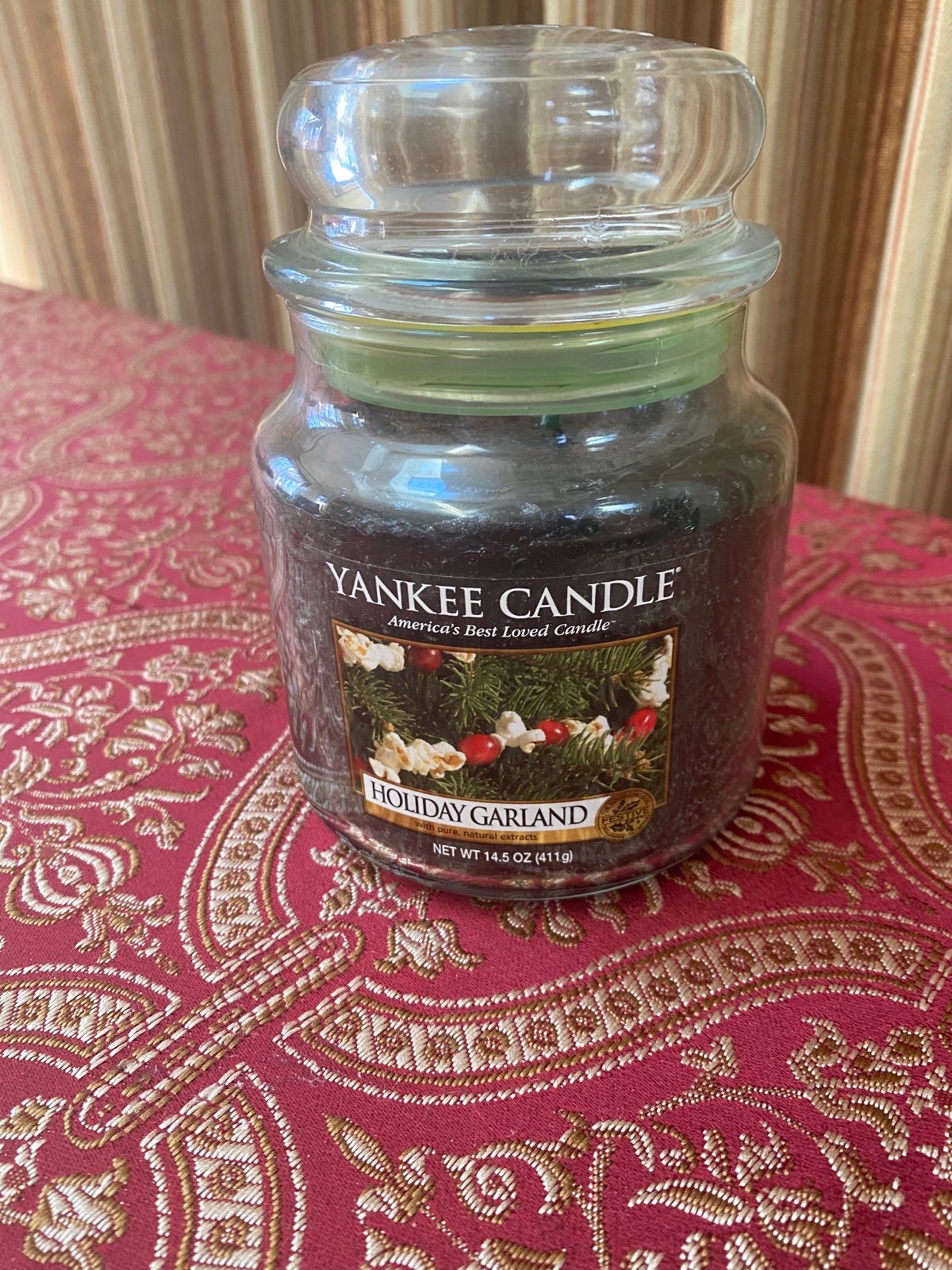 Yankee Candle 14.5 oz NEW Retired Holiday Garland