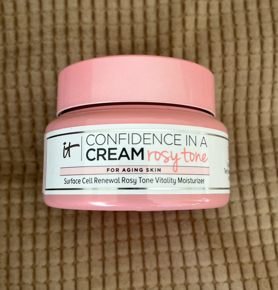 CONFIDENCE IN A CREAM Surface Cell Renewal Rosy Tone Vitality Moisturizer