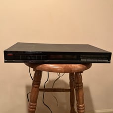 Studio Standard by Fisher FM-854 Synthesized Tuner
